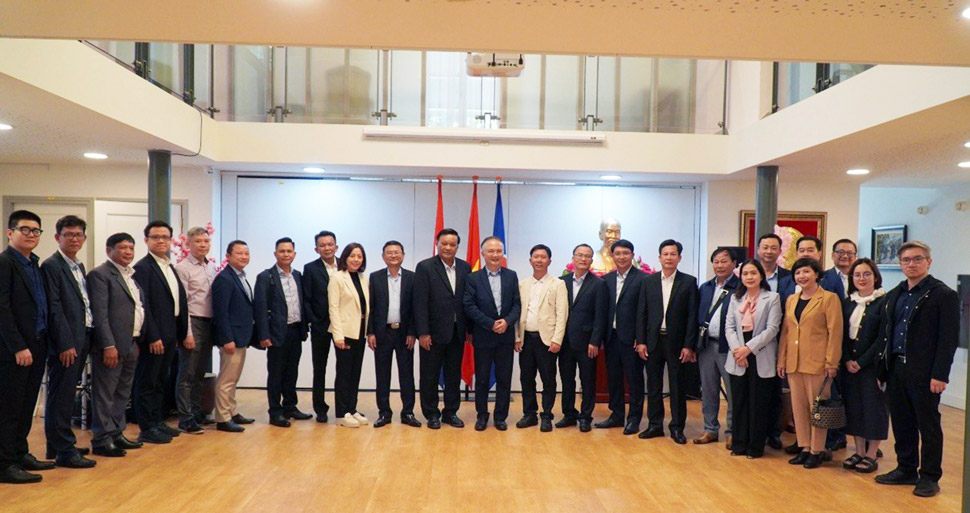 &Ocirc;ng L&ecirc; Kim To&agrave;n dẫn đầu đo&agrave;n B&igrave;nh Định đi x&uacute;c tiến đầu tư ở ch&acirc;u &Acirc;u- Ảnh 2.