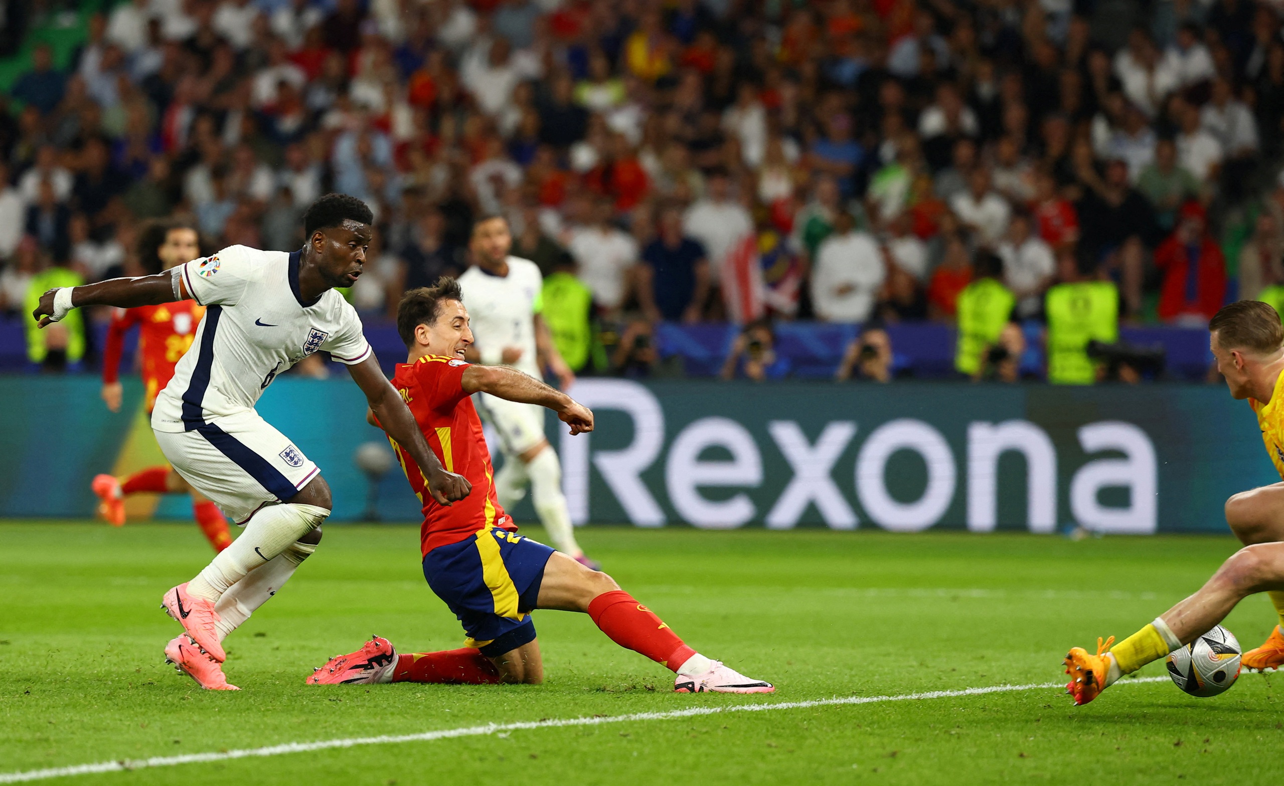 Khoảnh khắc Oyarzabal trở thành "người hùng Tây Ban Nha" tại Euro 2024- Ảnh 2.