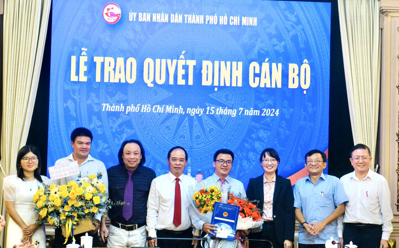 &Ocirc;ng Trần Văn Mạnh l&agrave;m Ph&oacute; Tổng Bi&ecirc;n tập Tạp ch&iacute; Gi&aacute;o dục TP HCM- Ảnh 2.
