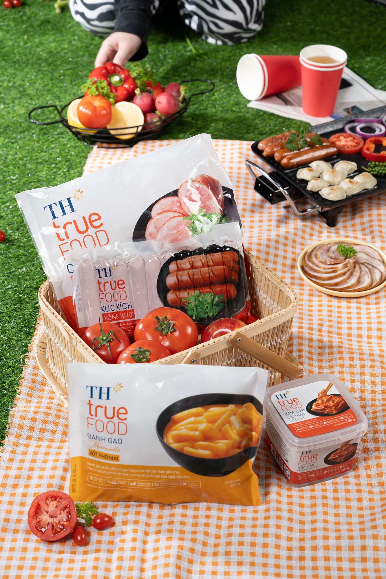 M&ugrave;a h&egrave; n&agrave;y, h&atilde;y để TH true FOOD đồng h&agrave;nh c&ugrave;ng bạn trong mỗi cuộc vui!