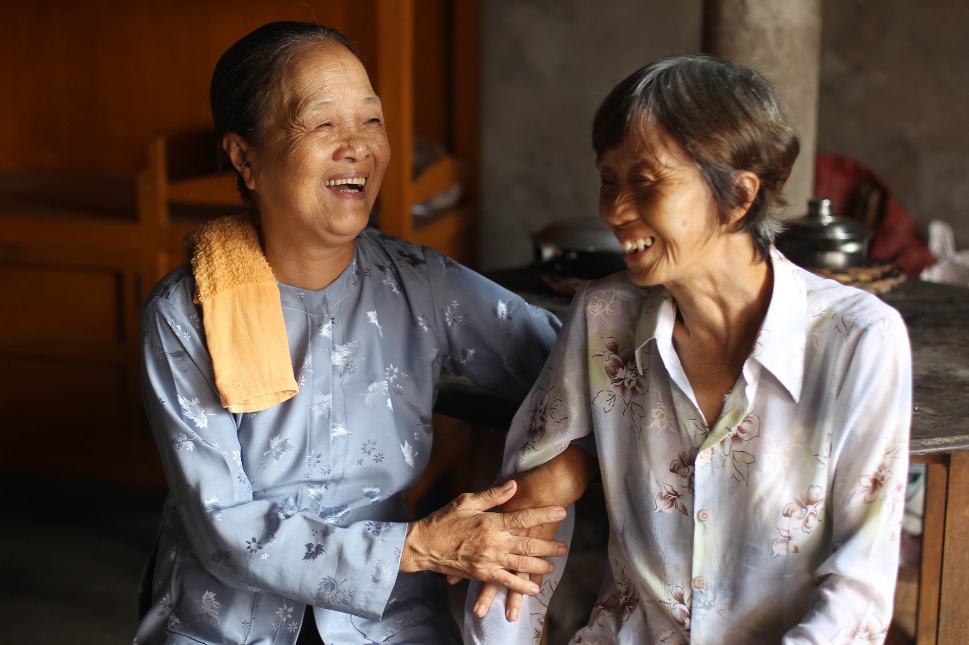 Việc cần làm hiện nay là chăm sóc tốt cho sức khỏe người cao tuổi để họ tuy già nhưng không yếu, già nhưng vẫn minh mẫn Ảnh: Hoàng Triều