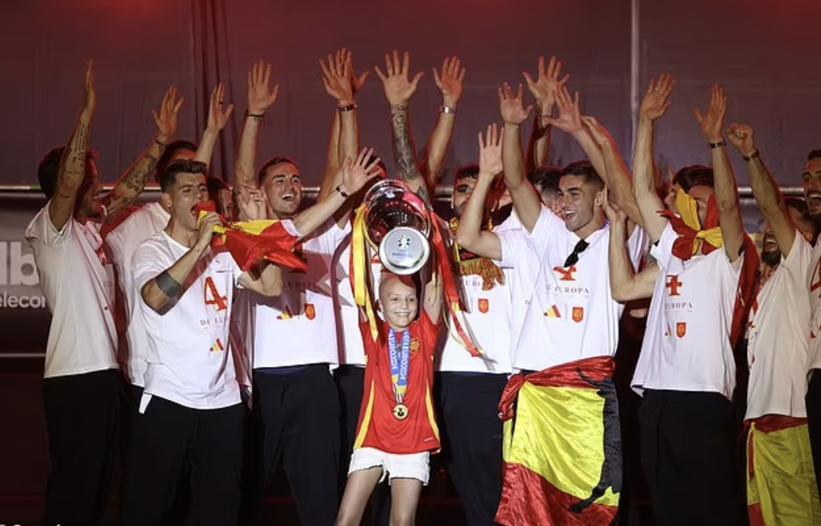 Ho&agrave;nh tr&aacute;ng lễ rước c&uacute;p v&ocirc; địch Euro 2024 của tuyển T&acirc;y Ban Nha tại Madrid- Ảnh 13.