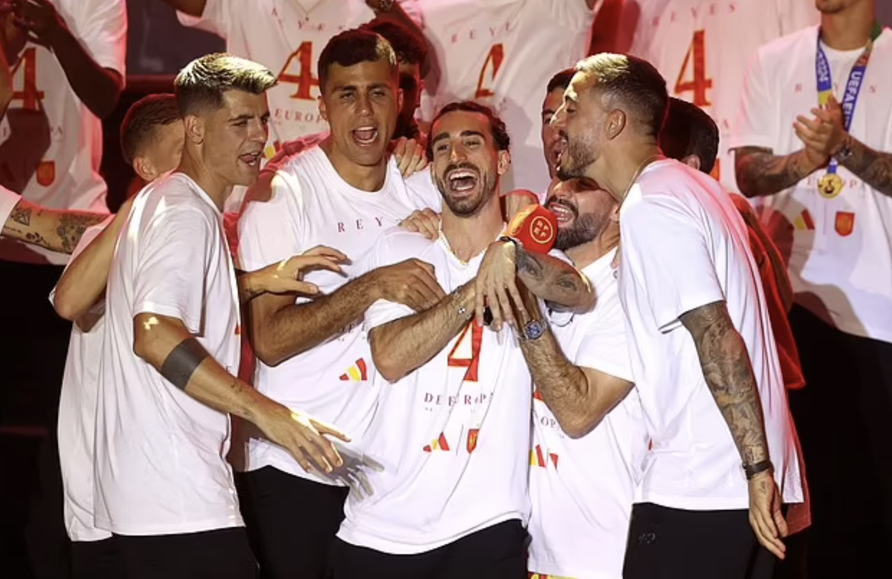 Ho&agrave;nh tr&aacute;ng lễ rước c&uacute;p v&ocirc; địch Euro 2024 của tuyển T&acirc;y Ban Nha tại Madrid- Ảnh 8.