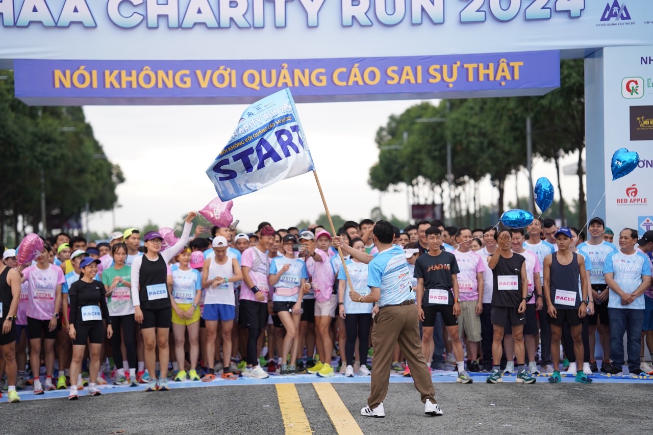 Lan tỏa th&ocirc;ng điệp "N&oacute;i kh&ocirc;ng với quảng c&aacute;o sai sự thật" tại HAA CHARITY RUN 2024- Ảnh 11.