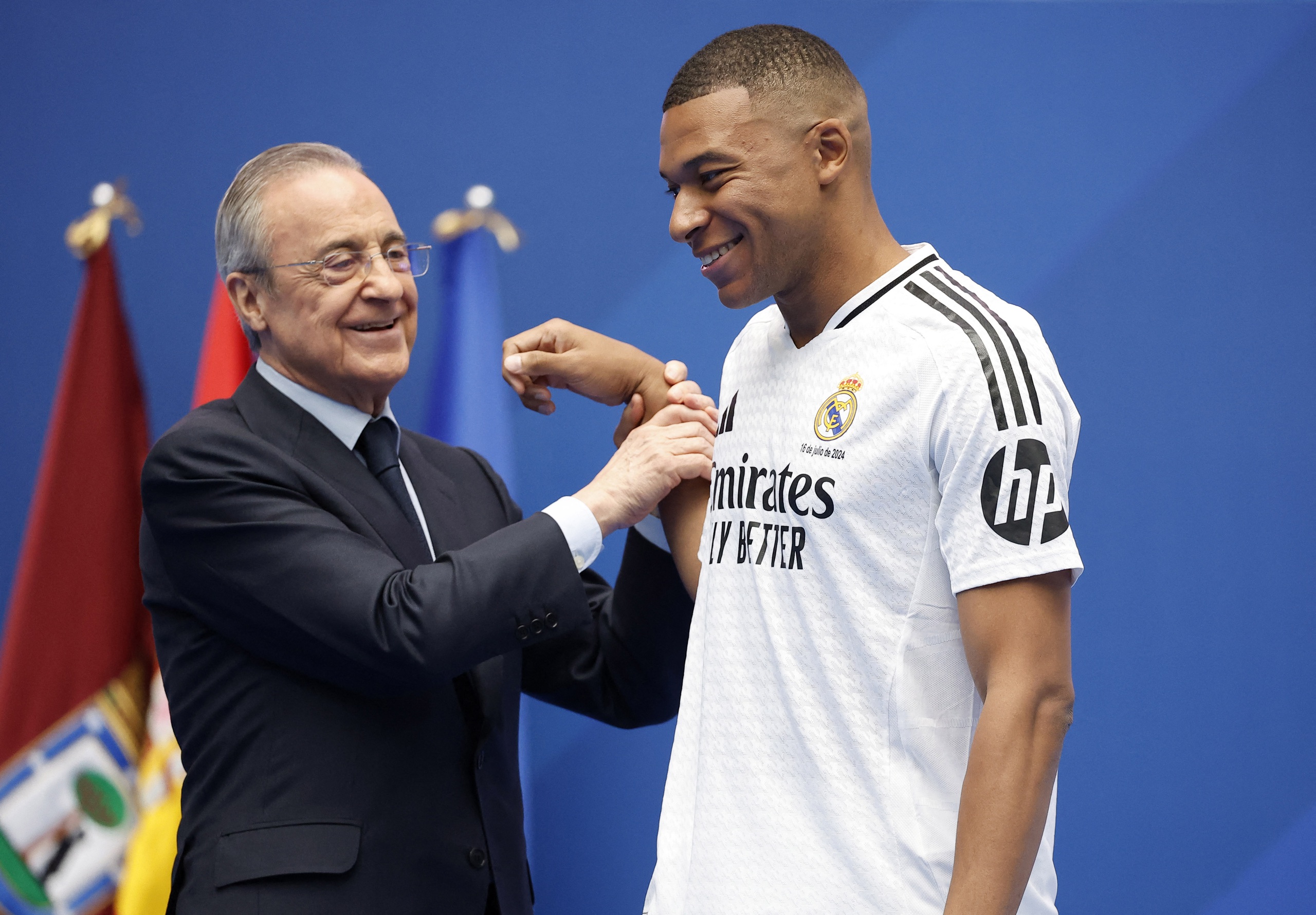 85.000 kh&aacute;n giả ch&agrave;o đ&oacute;n Kylian Mbappe ra mắt Real Madrid- Ảnh 6.