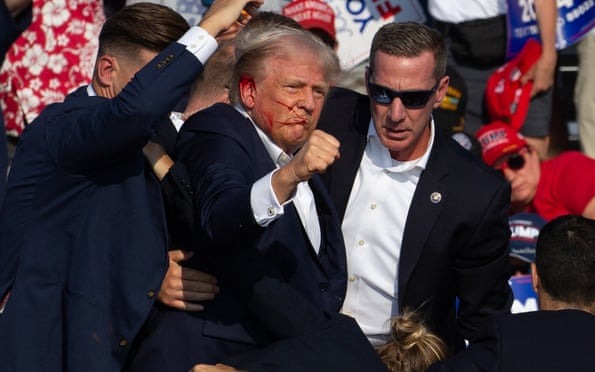 "Nếu viên đạn sượt qua ông Trump thì nó bay tiếp đi đâu?"