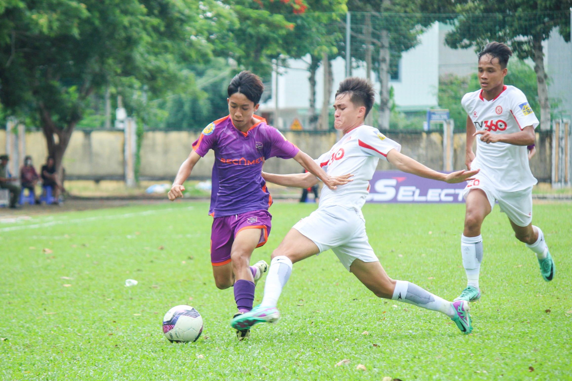 U17 Quốc gia: X&aacute;c định 8 đội v&agrave;o tứ kết, chủ nh&agrave; B&agrave; Rịa - Vũng T&agrave;u bị loại- Ảnh 2.