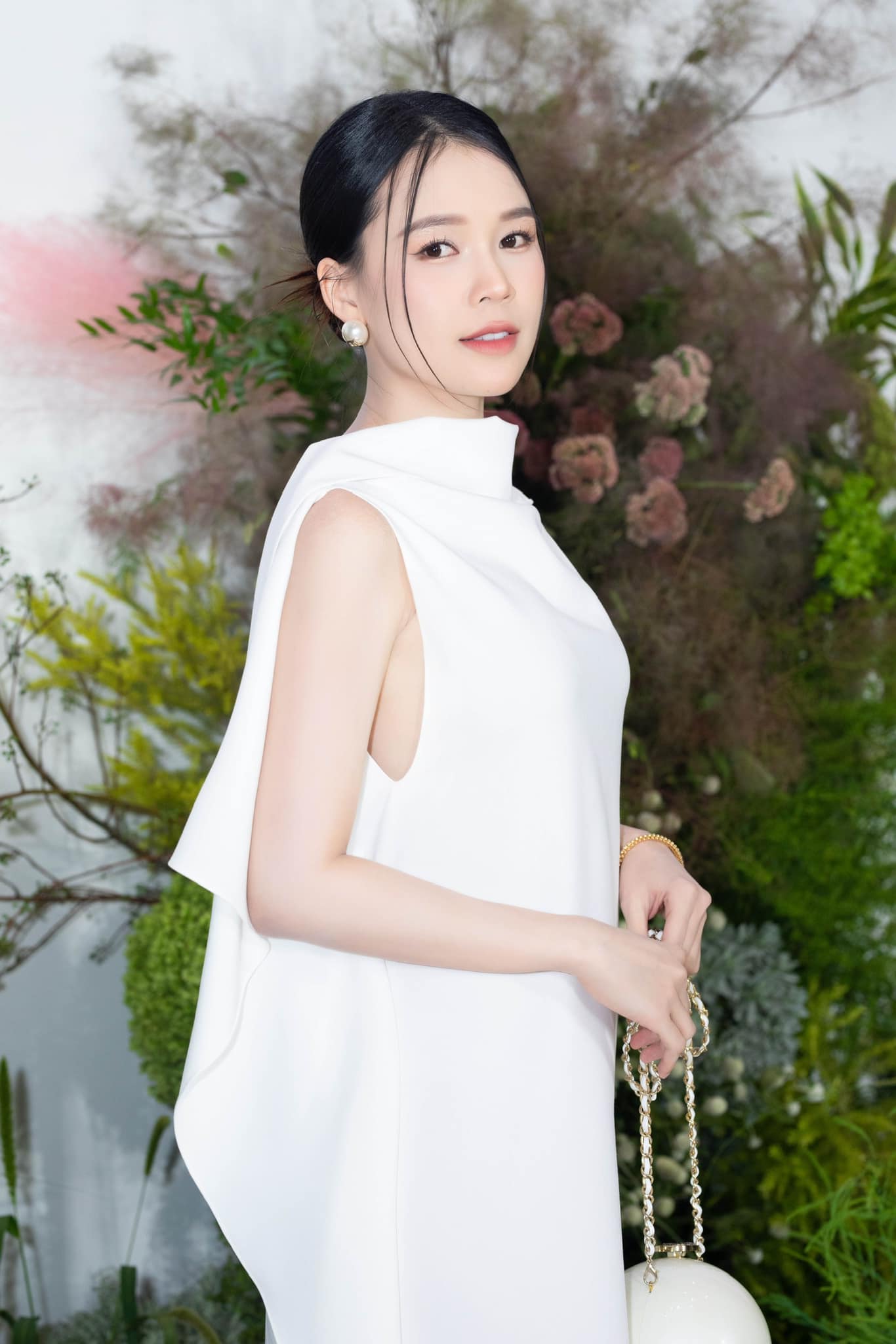 Showbiz Việt: Loạt "mẹ bỉm" gây sốt vì lấy dáng nhanh chóng!- Ảnh 9.