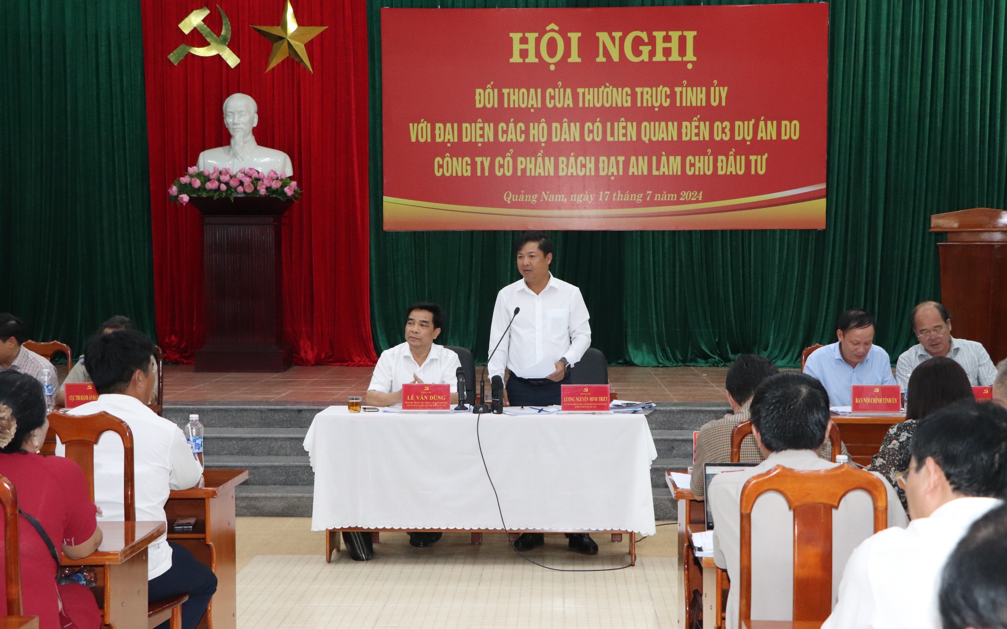 B&iacute; thư, Chủ tịch tỉnh Quảng Nam ra 