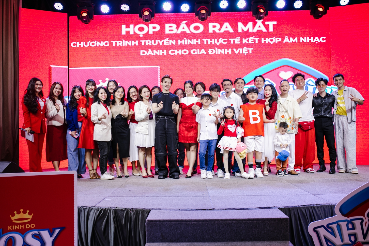 Hành trình "bỏ phố về quê" của gia đình Lâm Vỹ Dạ- Ảnh 1.