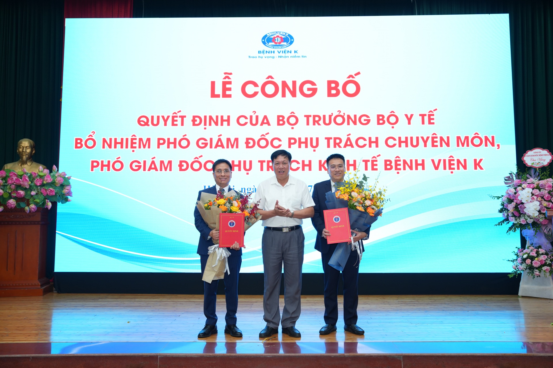 Bệnh viện đầu ngành về ung thư có thêm 2 phó giám đốc- Ảnh 1.