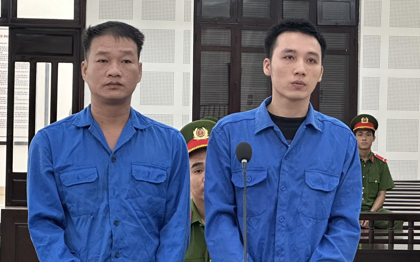 Gặp người yêu cũ nhậu với trai Hàn Quốc, nam thanh niên lao vào hành hung