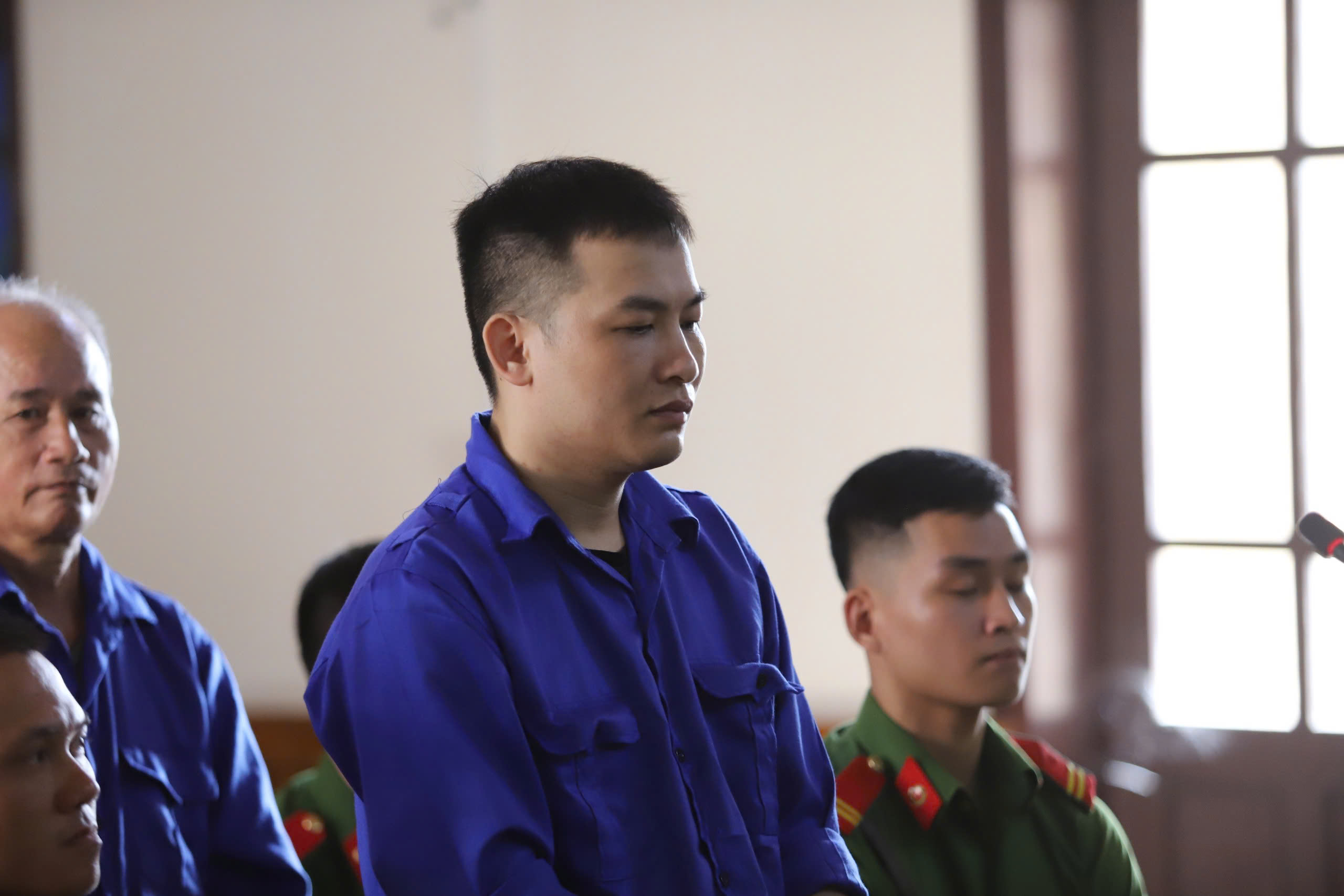 Bu&ocirc;n ma t&uacute;y, 2 cựu c&aacute;n bộ cảnh s&aacute;t điều tra tội phạm về ma t&uacute;y lĩnh &aacute;n- Ảnh 3.