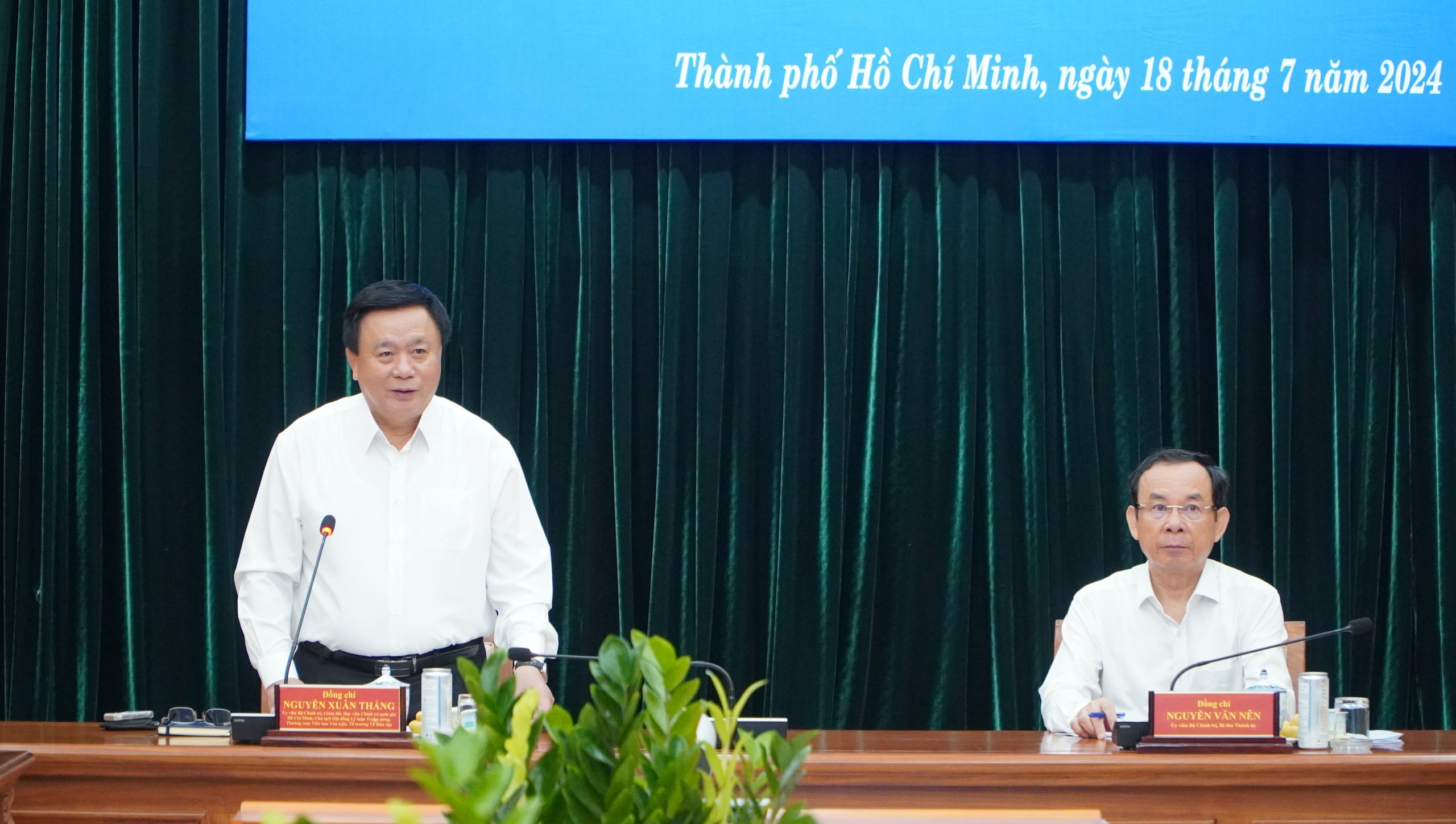 TP HCM luôn đi đầu trong công cuộc đổi mới toàn diện- Ảnh 1.