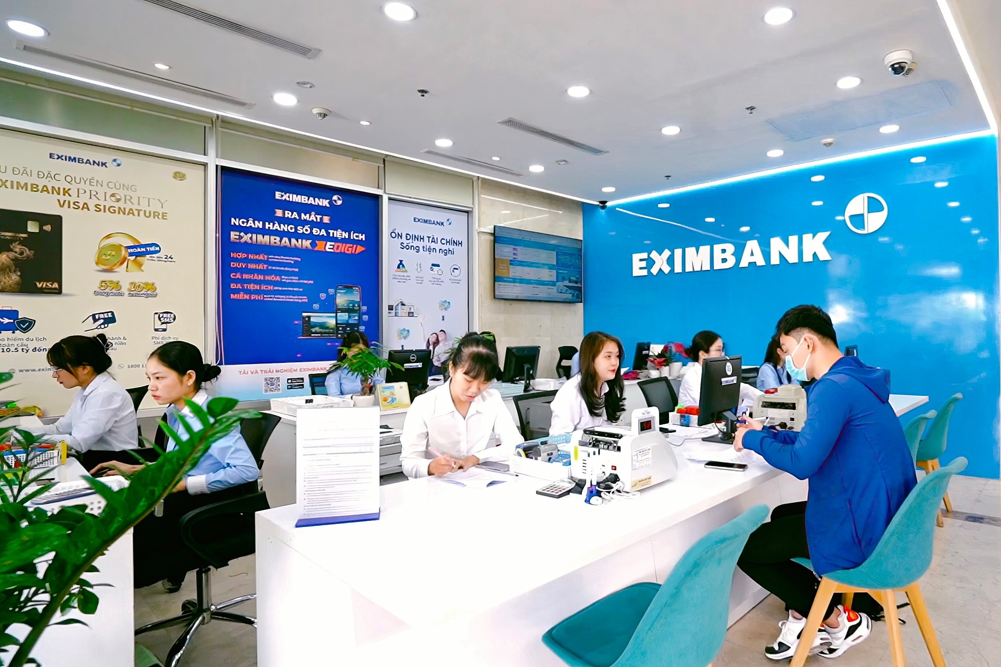 Chọn chứng kho&aacute;n, đầu tư v&agrave;o v&agrave;ng hay gửi tiết kiệm online?- Ảnh 2.