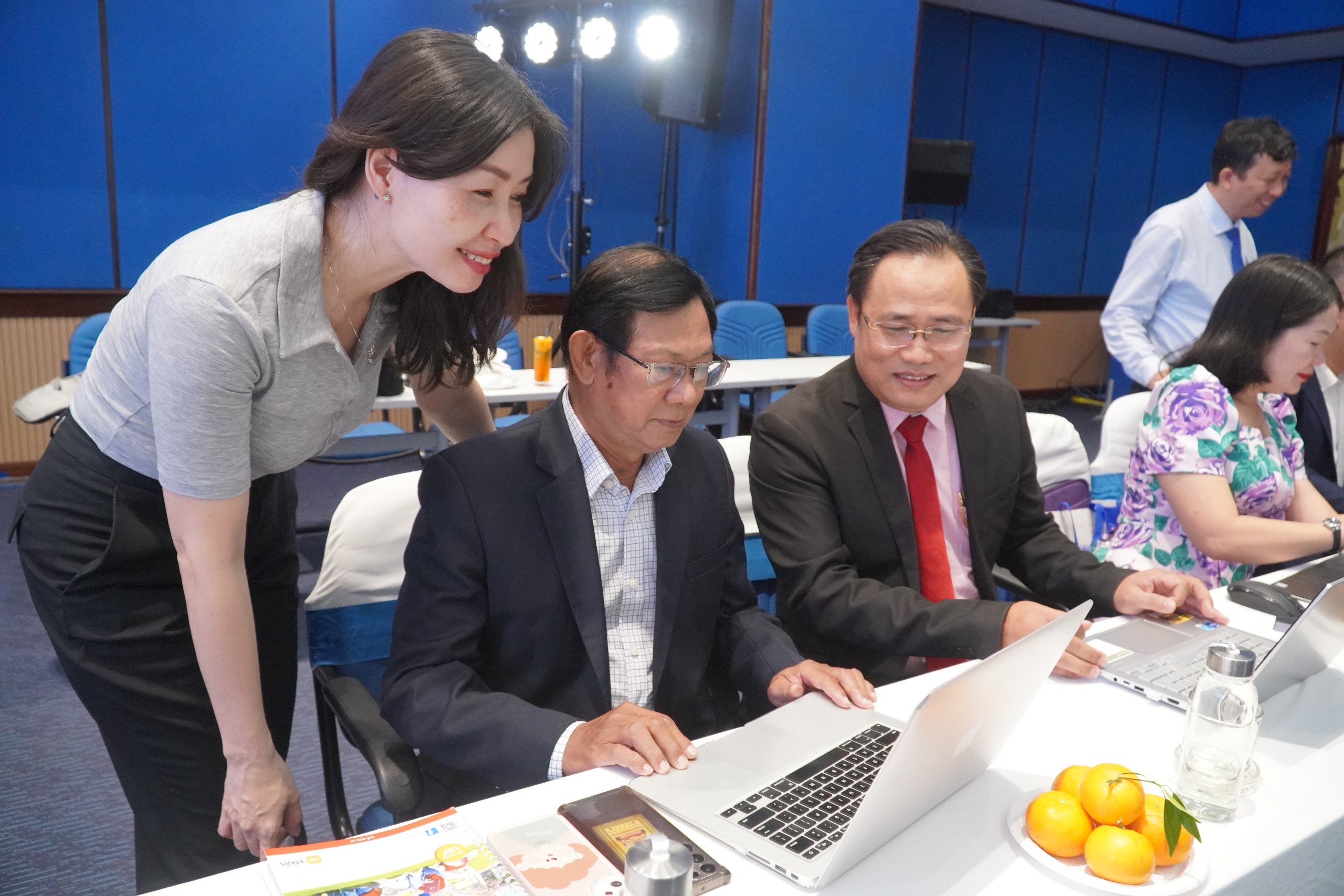 Tư vấn trực tuyến: Biết điểm thi, đặt nguyện vọng để dễ tr&uacute;ng tuyển- Ảnh 2.