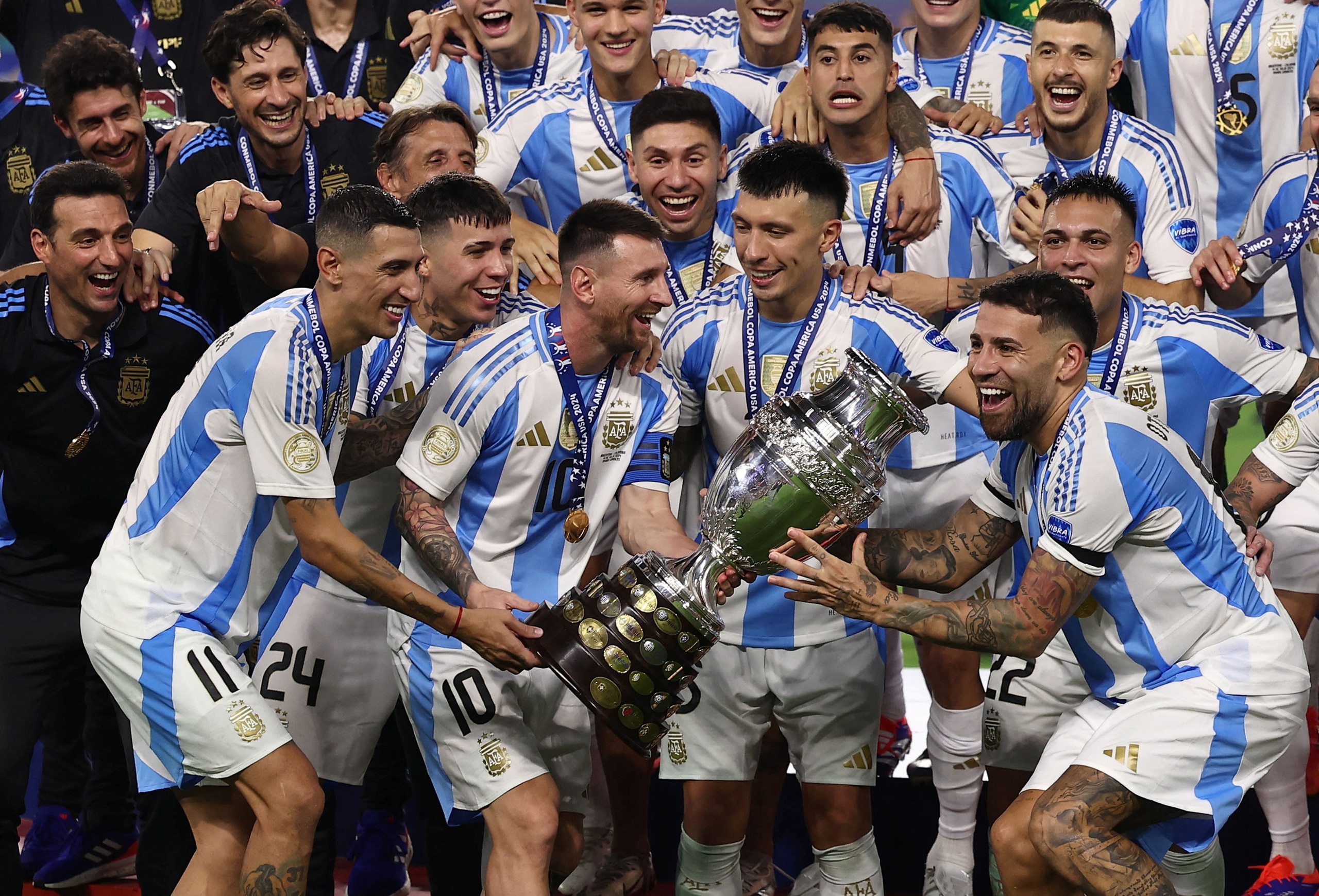 Copa America: De Paul tiết lộ cảnh Messi bật kh&oacute;c l&agrave; động lực v&ocirc; địch của Argentina- Ảnh 3.
