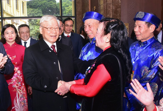 Tổng B&iacute; thư Nguyễn Ph&uacute; Trọng thăm, ch&uacute;c Tết Đảng bộ, ch&iacute;nh quyền v&agrave; nh&acirc;n d&acirc;n thủ đ&ocirc; H&agrave; Nội hồi th&aacute;ng 1-2023 Ảnh: HUY THANH