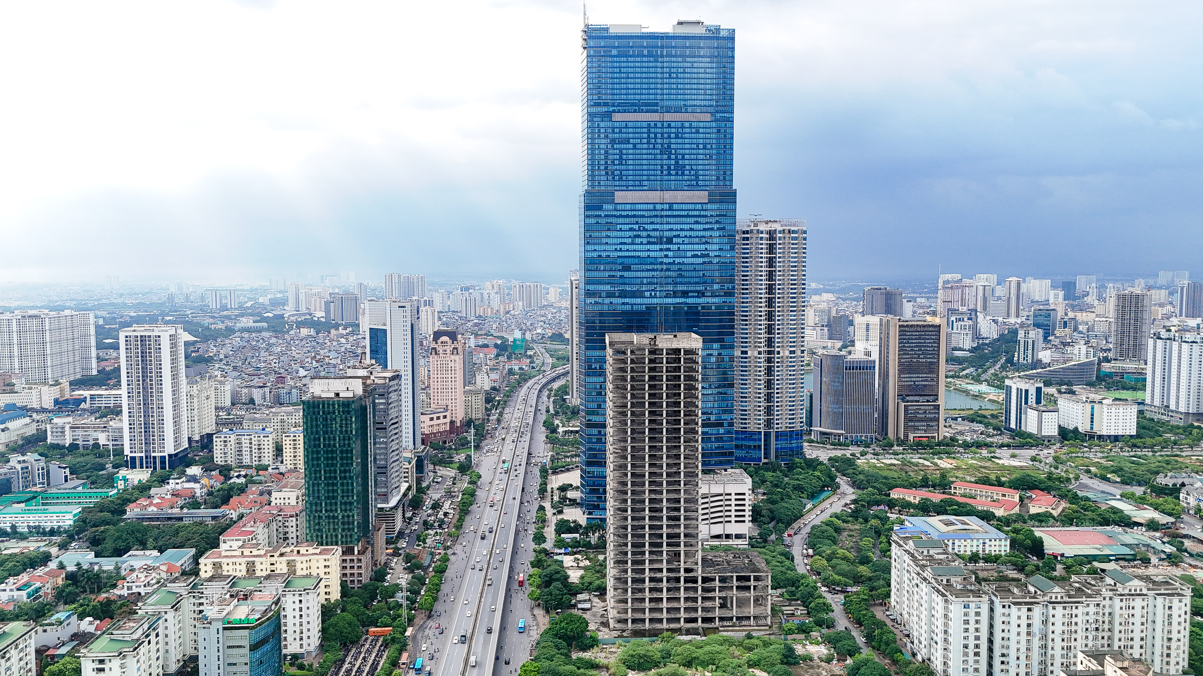 VIDEO: Hiện trạng t&ograve;a th&aacute;p ng&agrave;n tỉ tr&ecirc;n đất v&agrave;ng ở H&agrave; Nội sắp được hồi sinh- Ảnh 9.