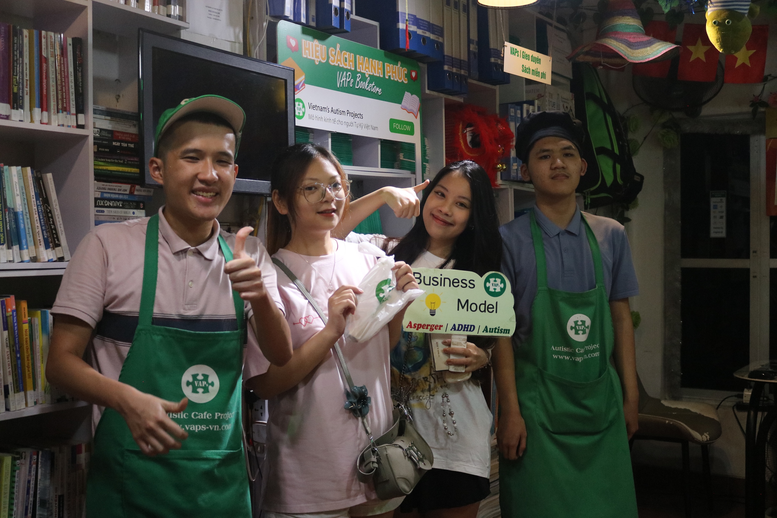 Lớp dạy nghề miễn ph&iacute; cho người đặc biệt- Ảnh 9.