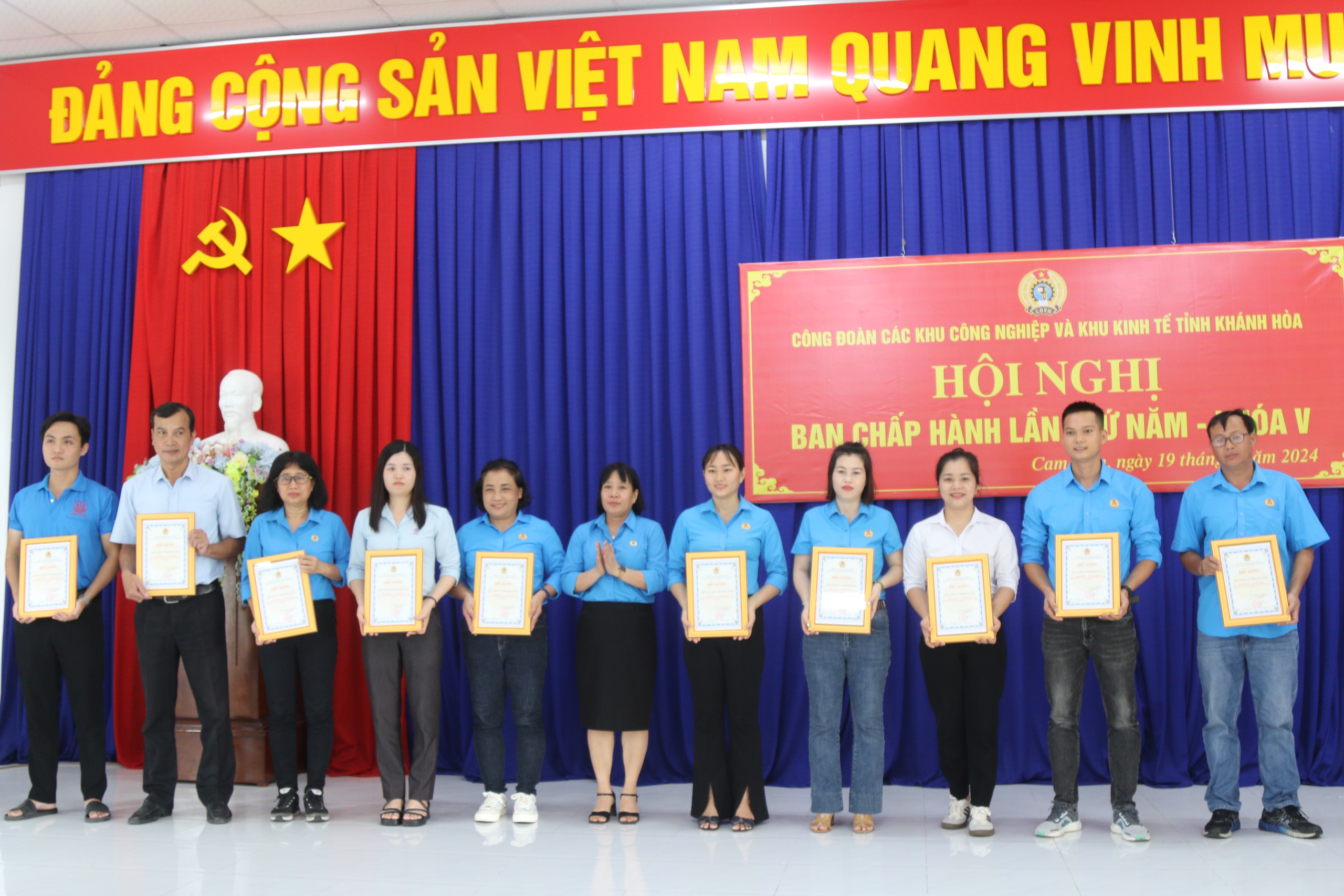 C&ocirc;ng đo&agrave;n c&aacute;c KCN-KKT Kh&aacute;nh Ho&agrave; tổ chức nhiều hoạt động chăm lo người lao động- Ảnh 2.