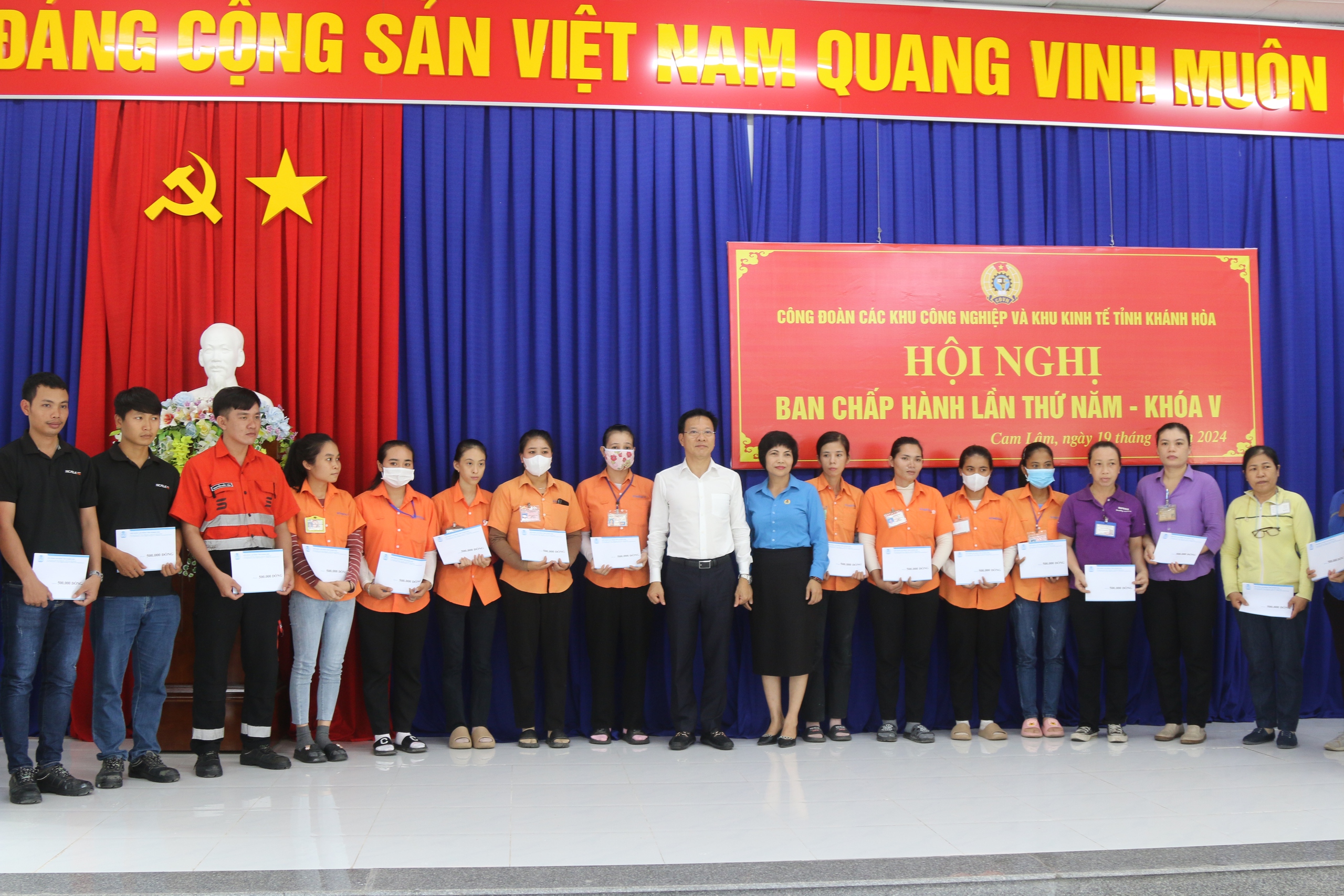 C&ocirc;ng đo&agrave;n c&aacute;c KCN-KKT Kh&aacute;nh Ho&agrave; tổ chức nhiều hoạt động chăm lo người lao động- Ảnh 4.