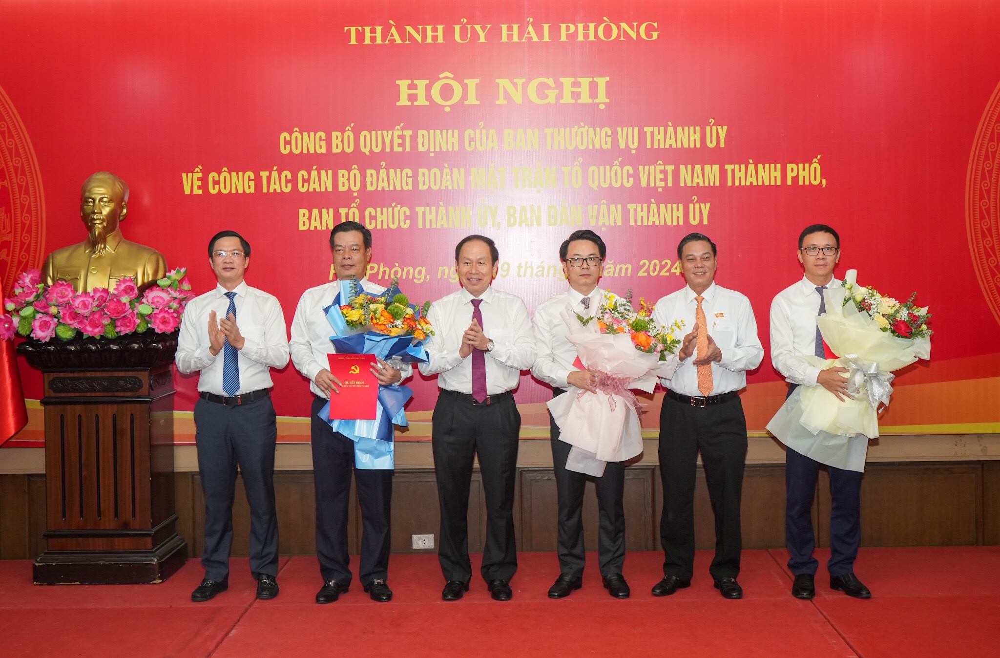 Thành ủy Hải Phòng điều động bổ nhiệm nhiều cán bộ chủ chốt- Ảnh 1.