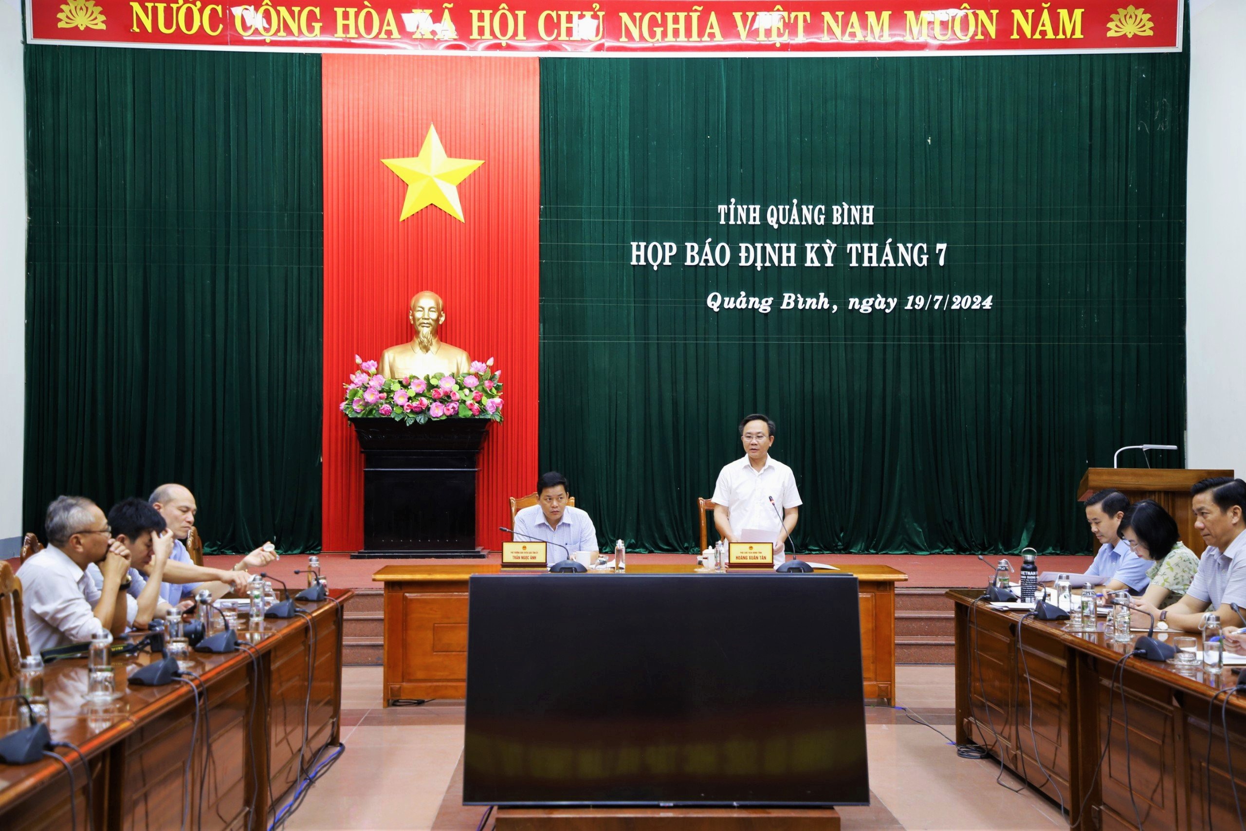 Thi h&agrave;nh kỷ luật 144 đảng vi&ecirc;n vi phạm ở Quảng B&igrave;nh- Ảnh 1.