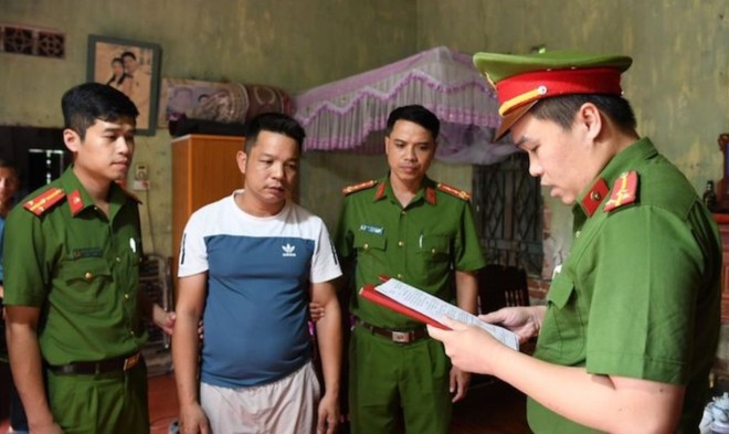 Vụ bạo hành bé trai 11 tuổi: Bắt bạn trai người mẹ- Ảnh 1.