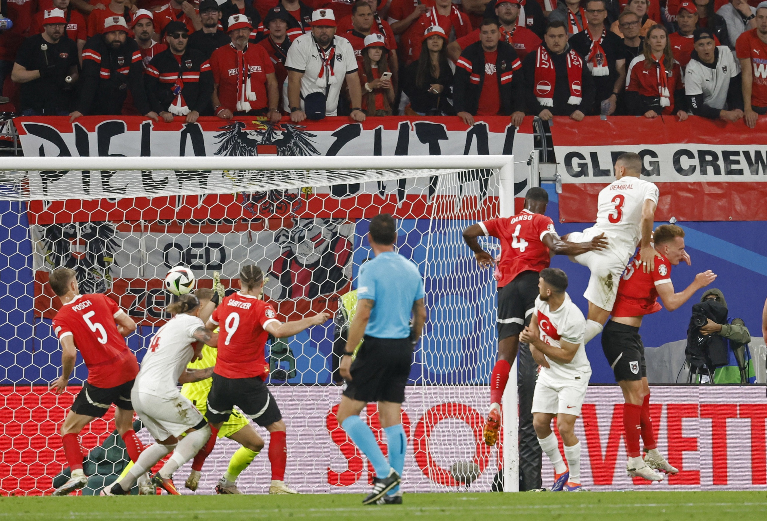 Euro 2024: Thắng &Aacute;o, tuyển Thổ Nhĩ Kỳ chạm tr&aacute;n H&agrave; Lan ở tứ kết- Ảnh 3.