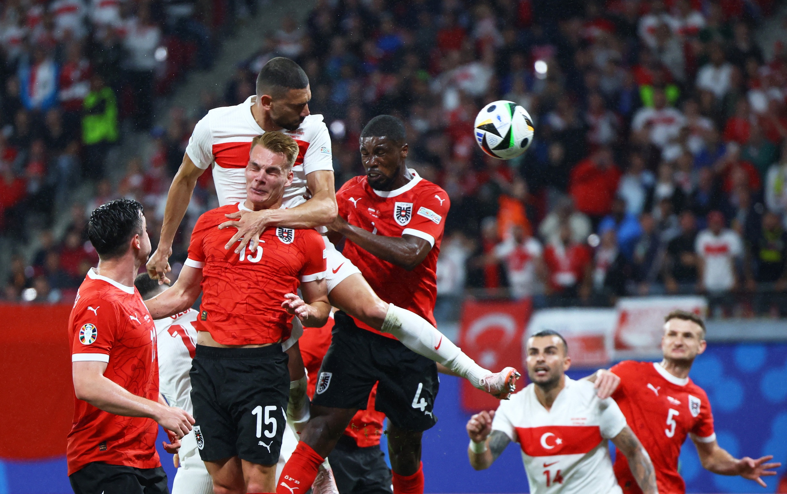 Euro 2024: Thắng &Aacute;o, tuyển Thổ Nhĩ Kỳ chạm tr&aacute;n H&agrave; Lan ở tứ kết- Ảnh 2.