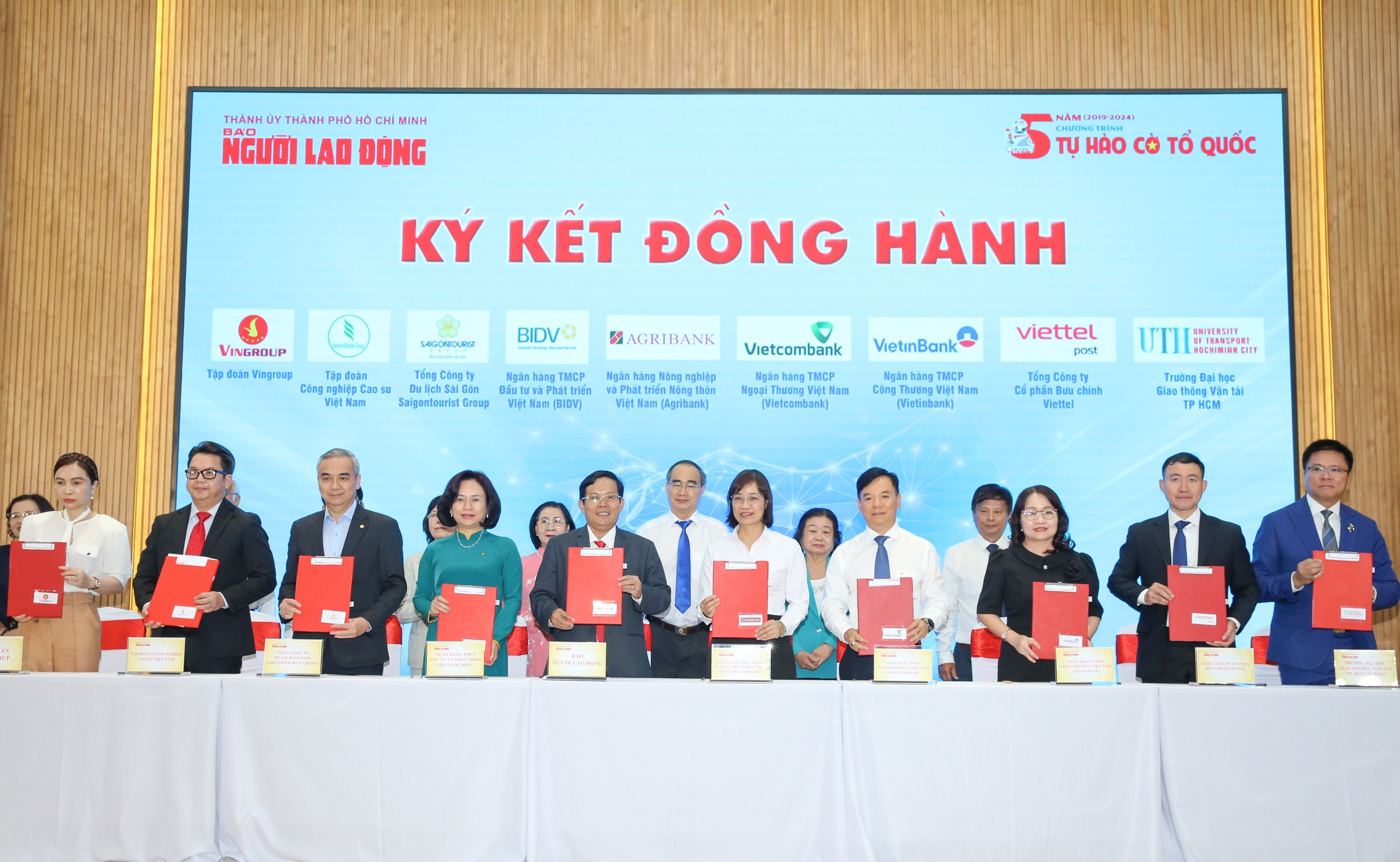 B&aacute;o Người Lao Động k&yacute; kết đồng h&agrave;nh với 9 đơn vị