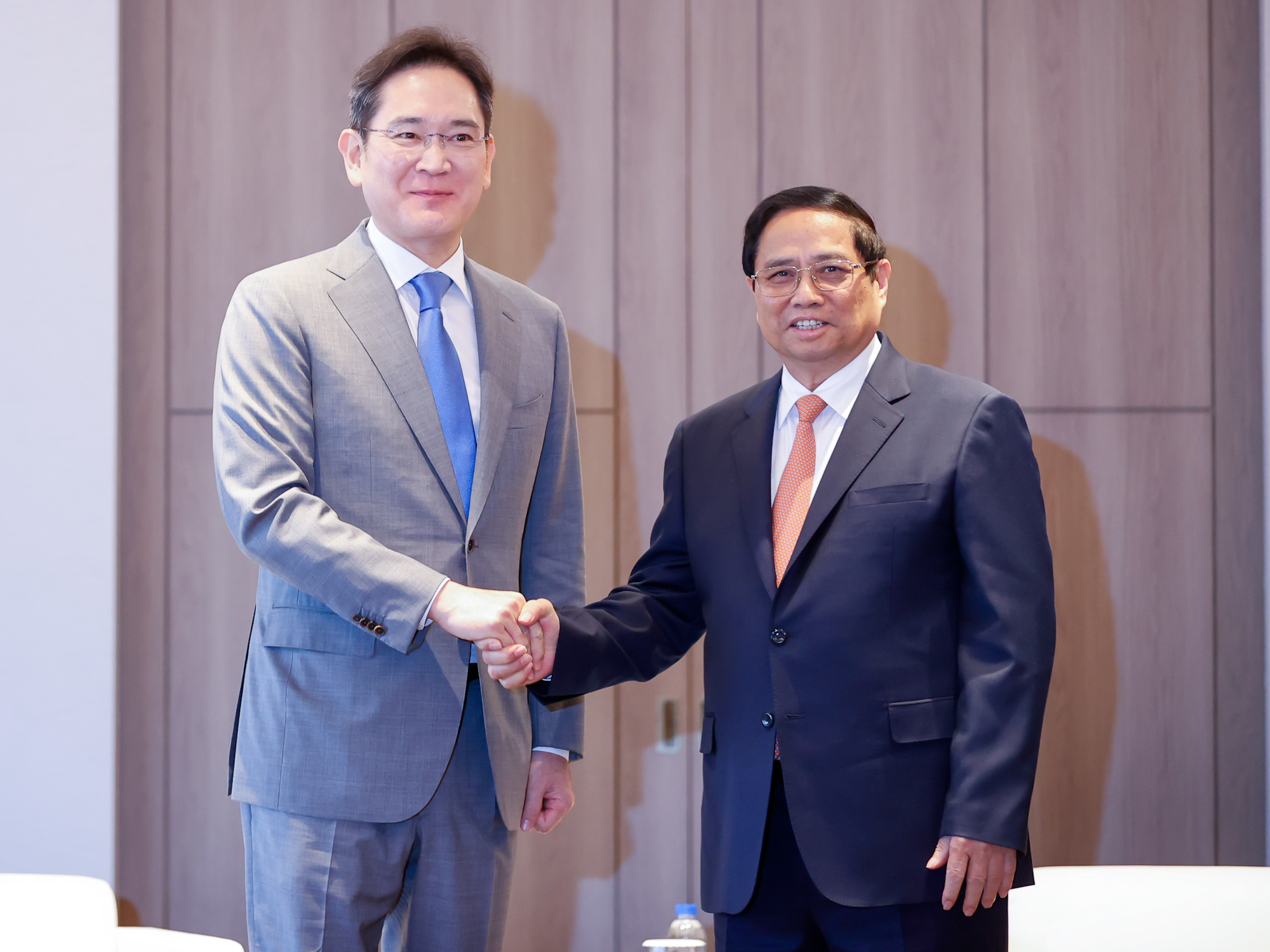 Thủ tướng tiếp Chủ tịch Samsung, hướng tới đột ph&aacute; trong c&aacute;c lĩnh vực hợp t&aacute;c mới- Ảnh 1.