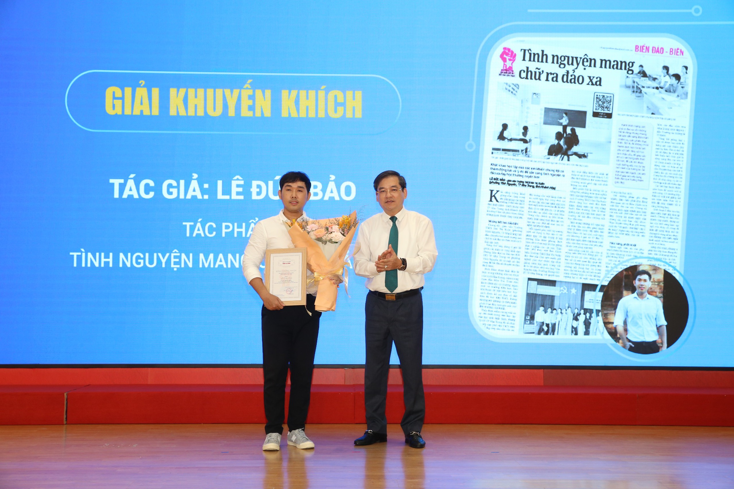 Trao giải 2 cuộc thi "Chủ quyền Quốc gia bất khả xâm phạm" và "Thiêng liêng cờ Tổ quốc"- Ảnh 6.