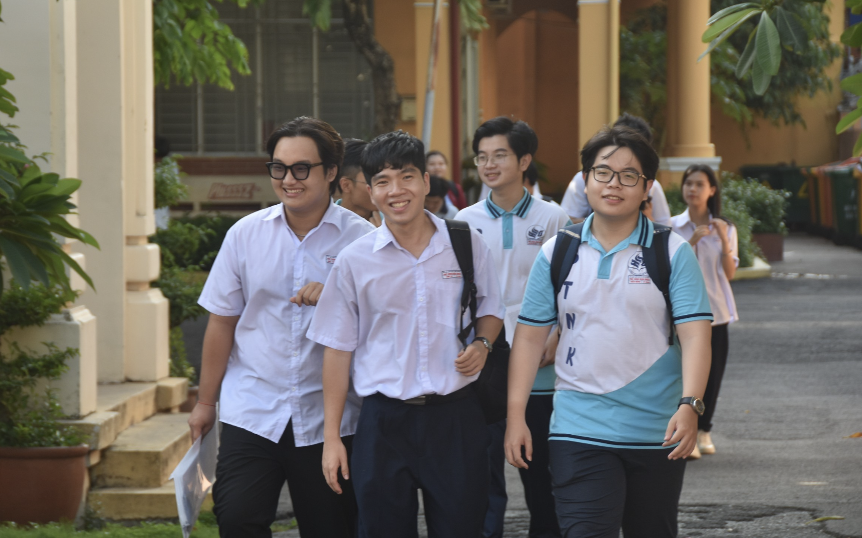 Ng&agrave;nh Thương mại điện tử c&oacute; điểm chuẩn cao nhất Trường ĐH Kinh tế - Luật- Ảnh 1.