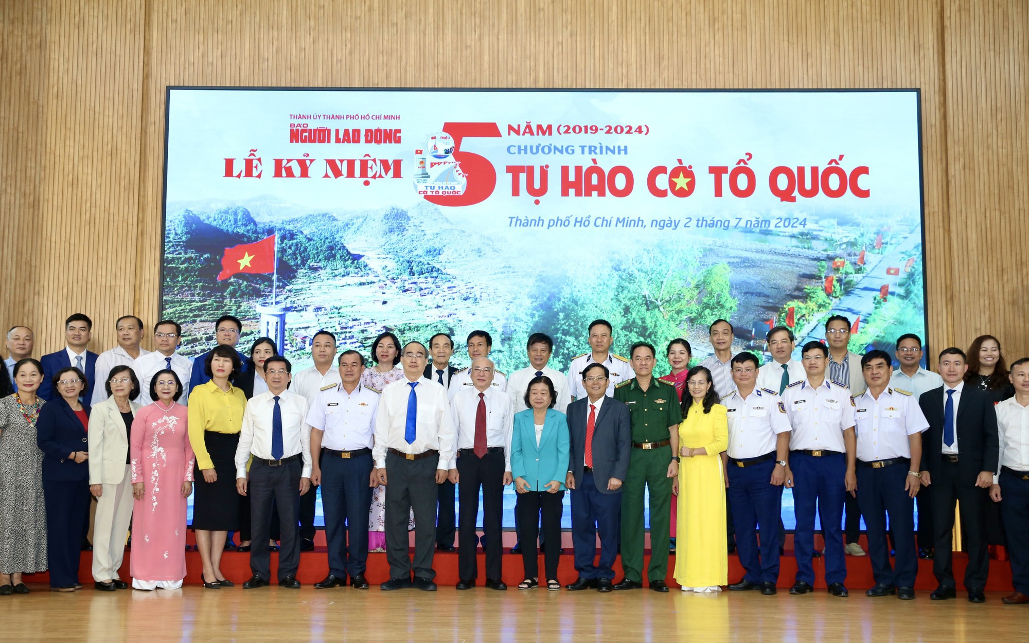 Kỷ niệm 5 năm chương trình "Tự hào cờ Tổ quốc": Đưa chương trình lên tầm cao mới