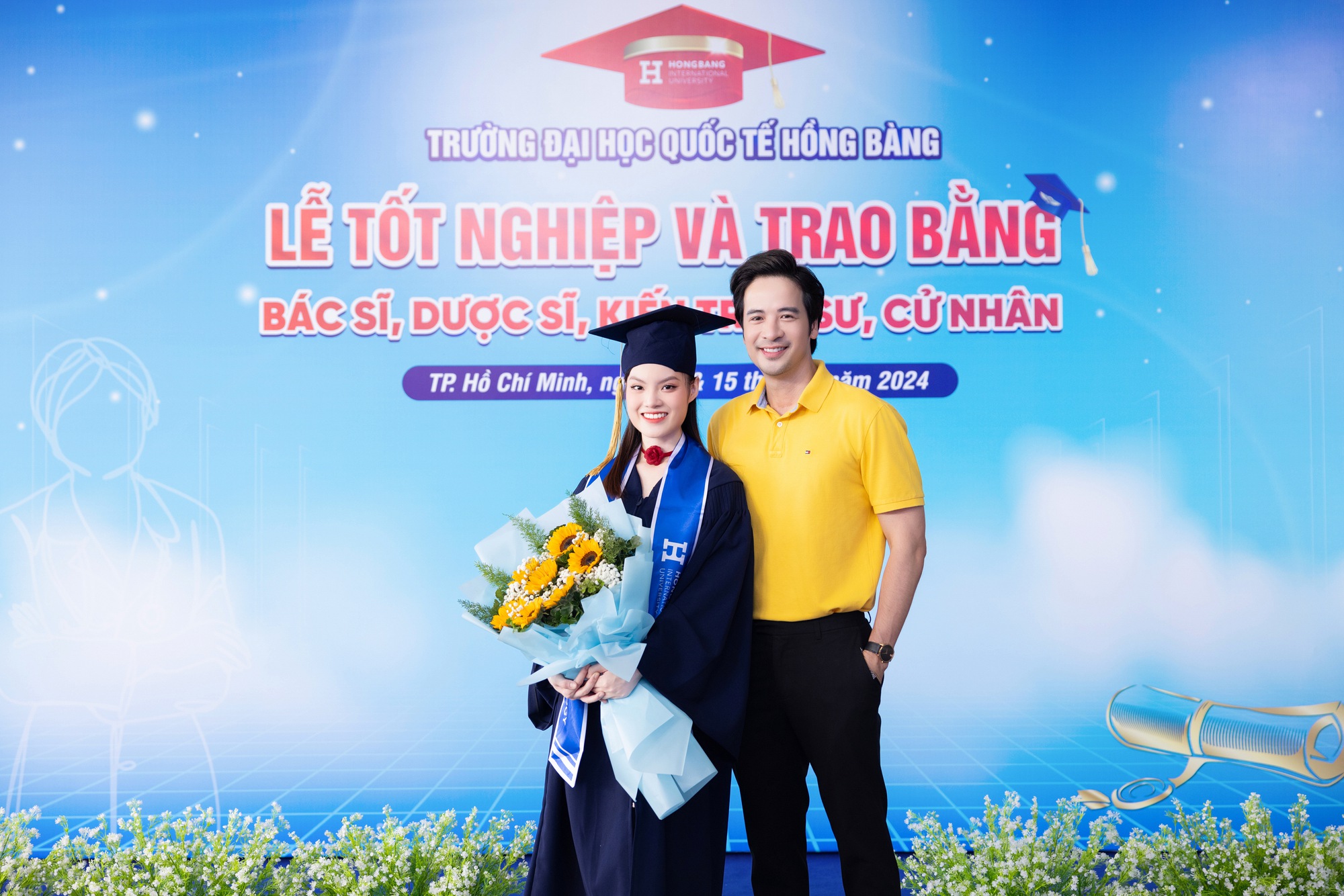 Ca sĩ Sunny Đan Ngọc trở th&agrave;nh t&acirc;n b&aacute;c sĩ- Ảnh 1.