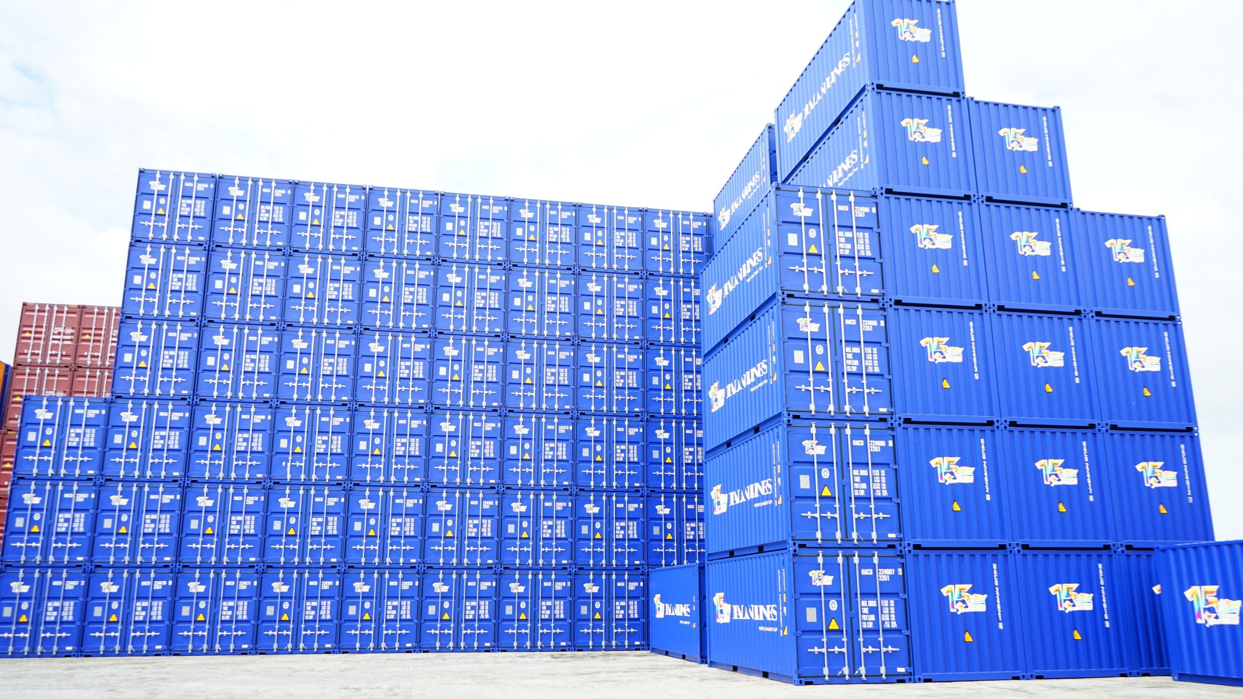 H&ograve;a Ph&aacute;t b&agrave;n giao 350 vỏ container cho đối t&aacute;c- Ảnh 3.