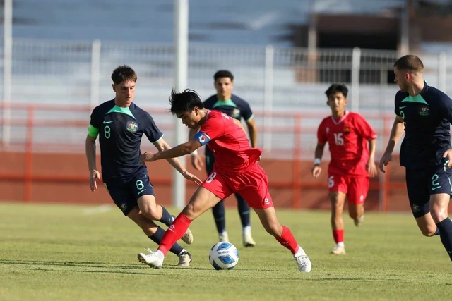 U19 Việt Nam thua đậm Úc, vé đi tiếp càng thêm khó- Ảnh 1.