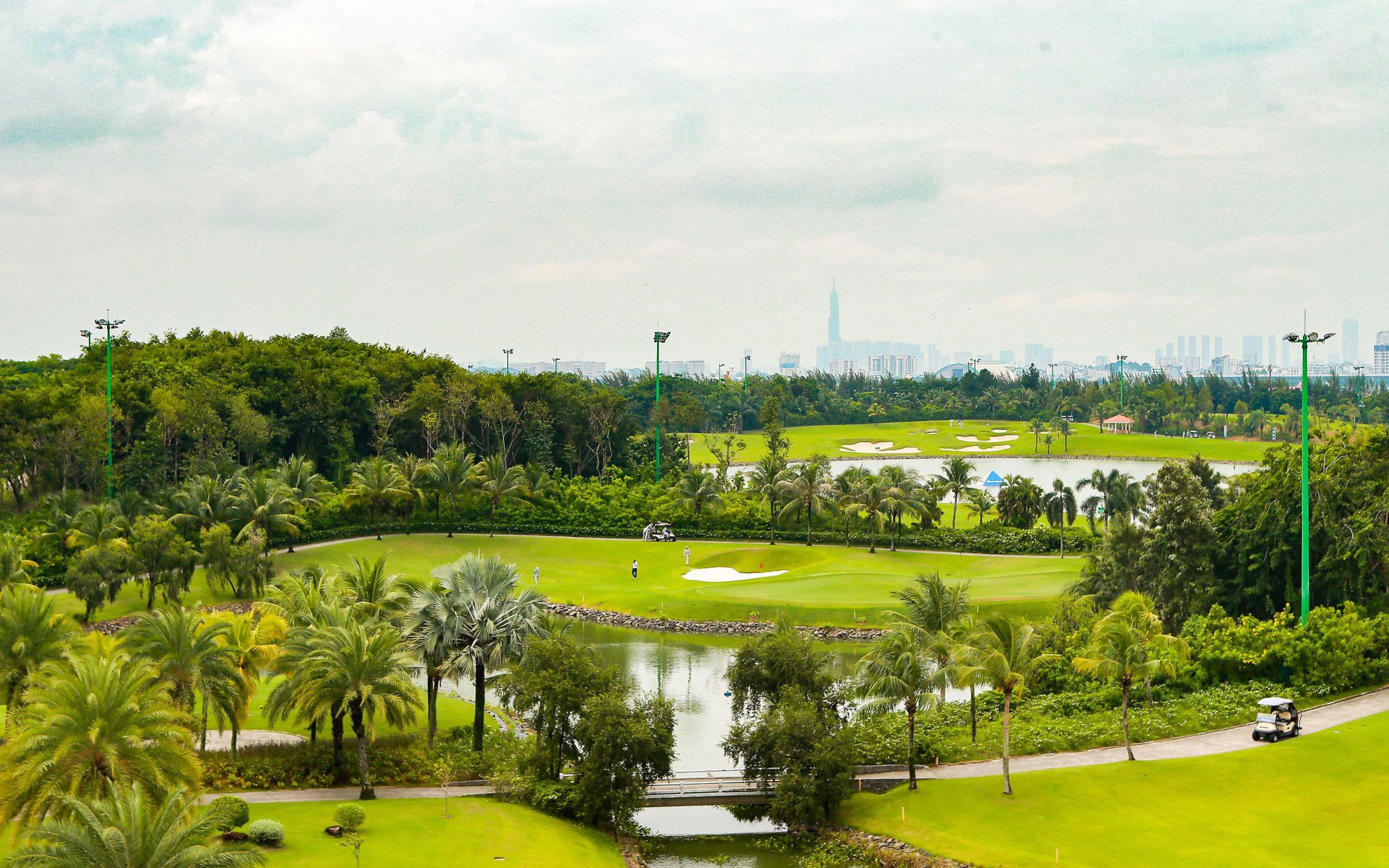S&acirc;n golf T&acirc;n Sơn Nhất: Đẳng cấp h&agrave;ng đầu, thử th&aacute;ch golfer