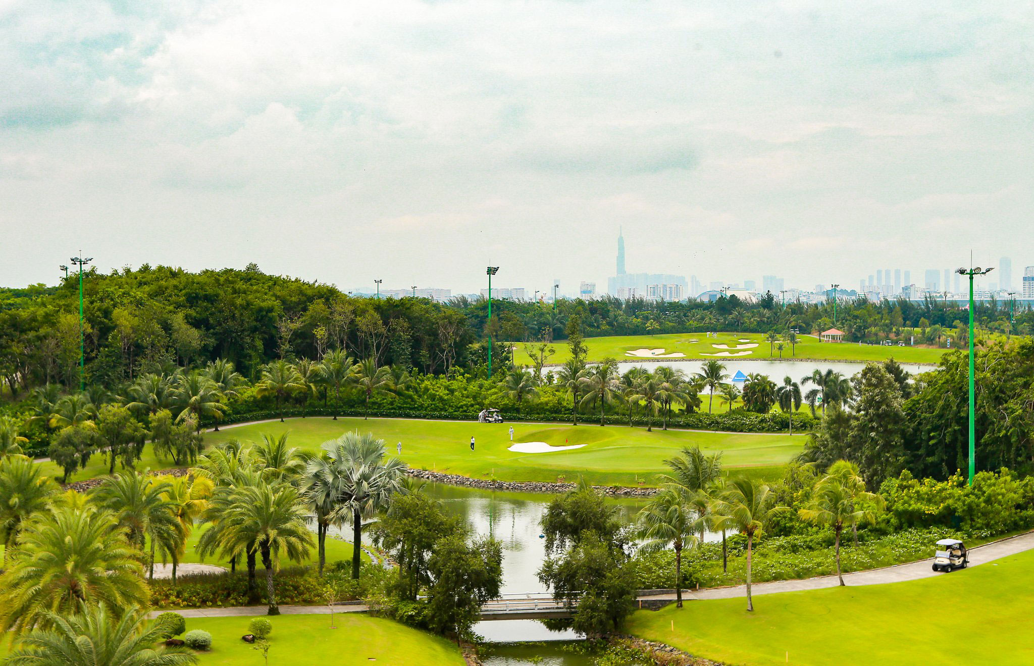 To&agrave;n cảnh s&acirc;n golf T&acirc;n Sơn Nhất. Ảnh: QUỐC AN