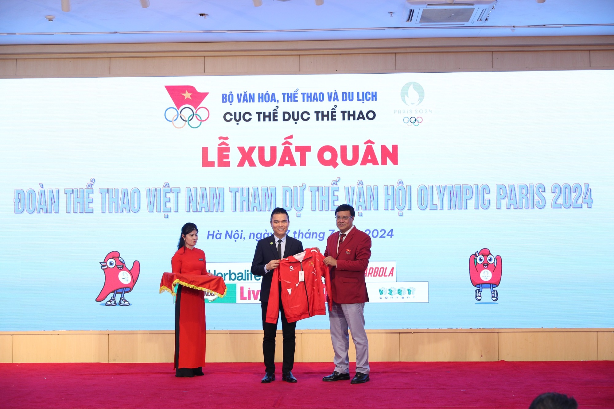 Herbalife Việt Nam đồng h&agrave;nh c&ugrave;ng Đo&agrave;n thể thao Việt Nam dự Olympic Paris 2024- Ảnh 1.