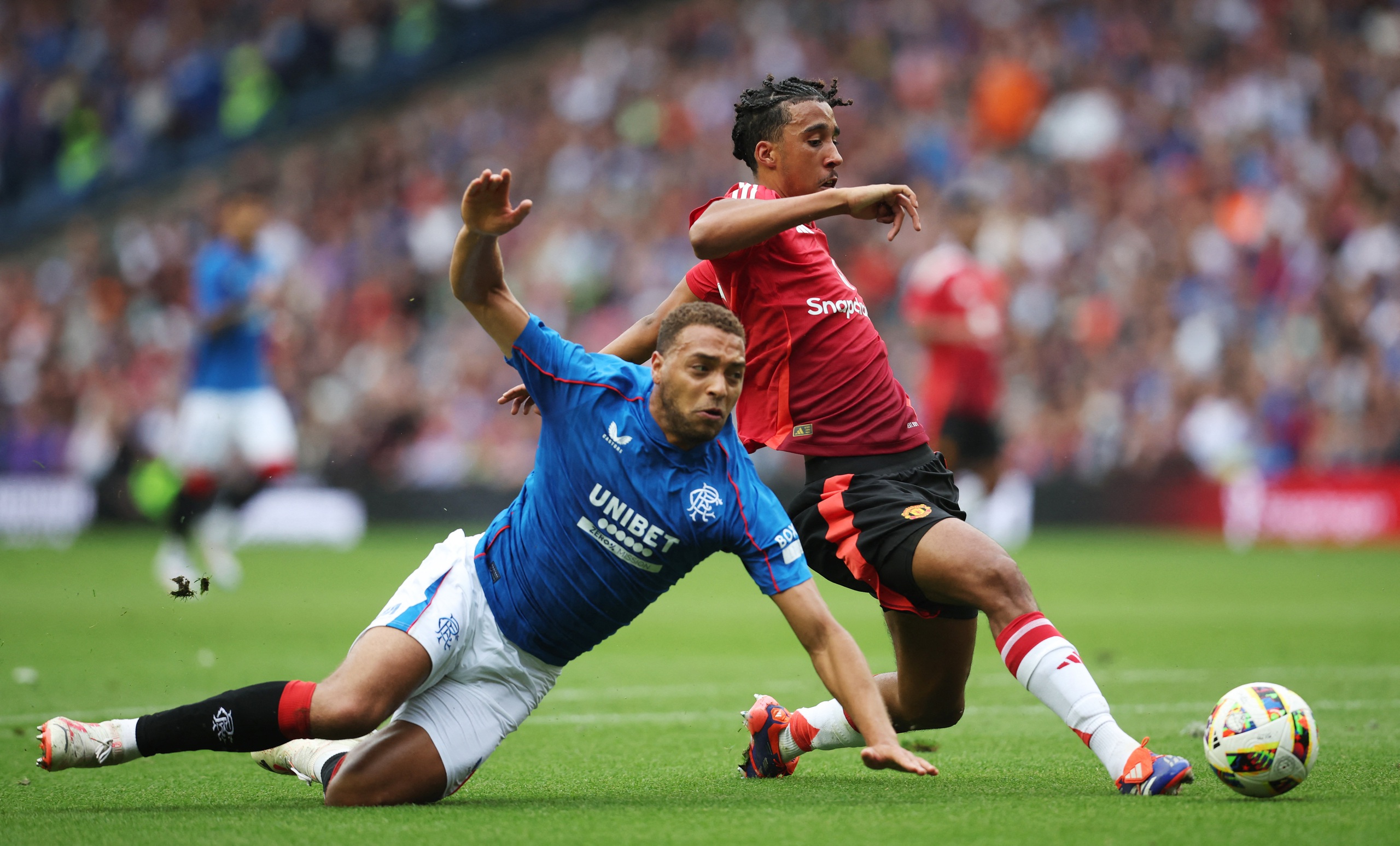 Man United c&ocirc;ng bố hai t&acirc;n binh De Ligt v&agrave; Mazraoui- Ảnh 5.