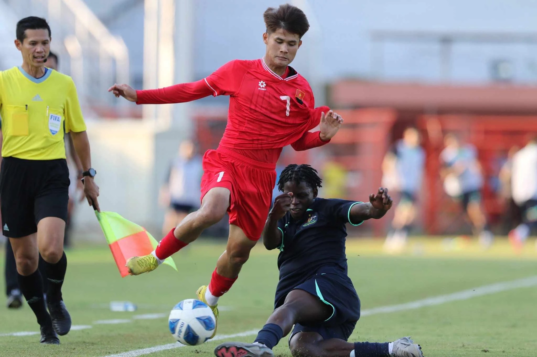 U19 Việt Nam thi đấu. Ảnh: VFF