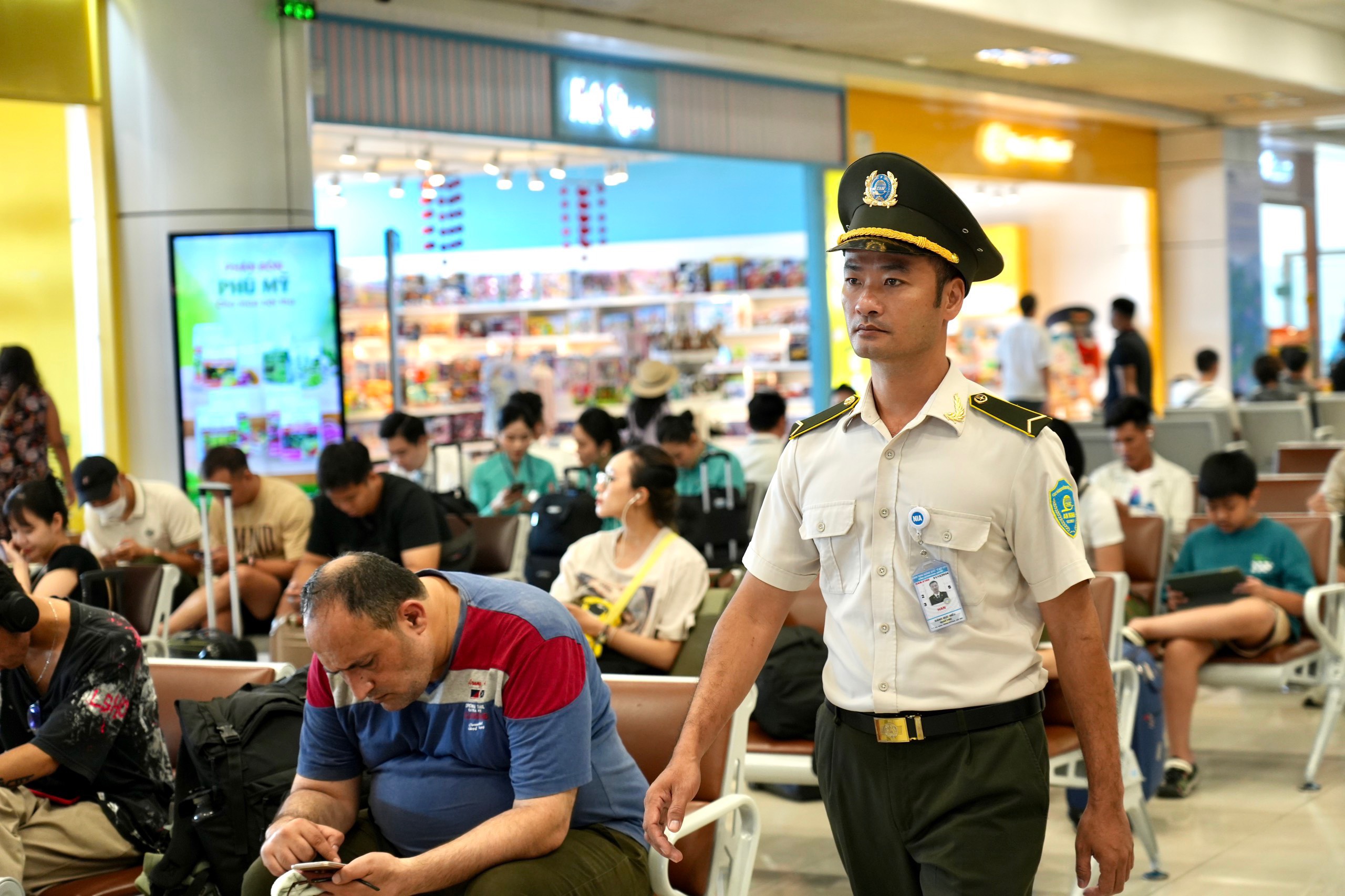 Kiểm so&aacute;t an ninh h&agrave;ng kh&ocirc;ng cấp độ 1 trong thời gian tổ chức tang lễ Tổng B&iacute; thư- Ảnh 1.