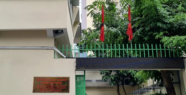 TP HCM: Nhiều trụ sở treo cờ rủ tưởng nhớ Tổng B&iacute; thư Nguyễn Ph&uacute; Trọng trước ng&agrave;y Quốc tang- Ảnh 7.