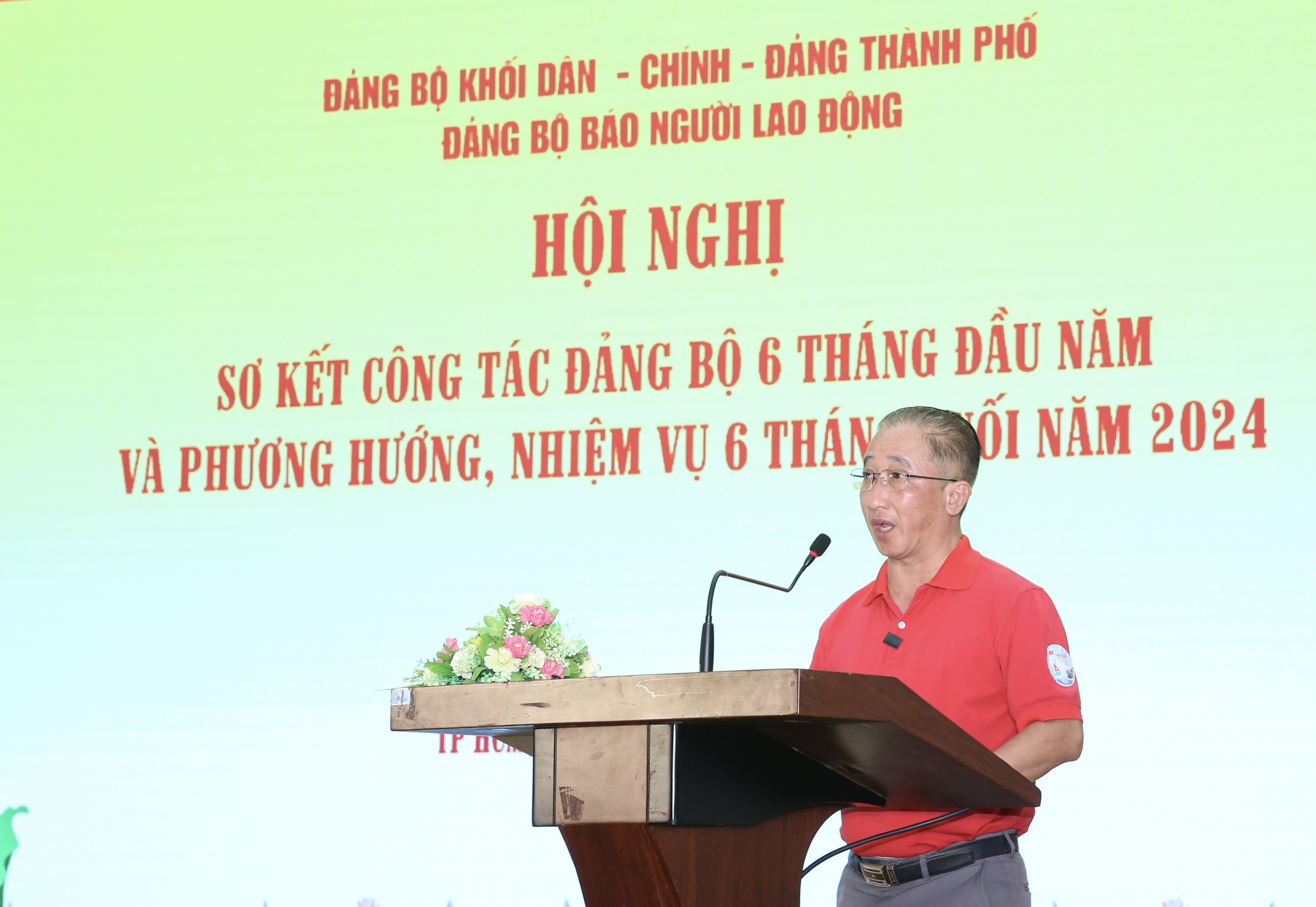 B&aacute;o Người Lao Động ki&ecirc;n tr&igrave; theo đuổi ti&ecirc;u ch&iacute; "Nhanh - Hay - Ch&iacute;nh x&aacute;c - Tr&aacute;ch nhiệm - Nh&acirc;n văn"- Ảnh 3.