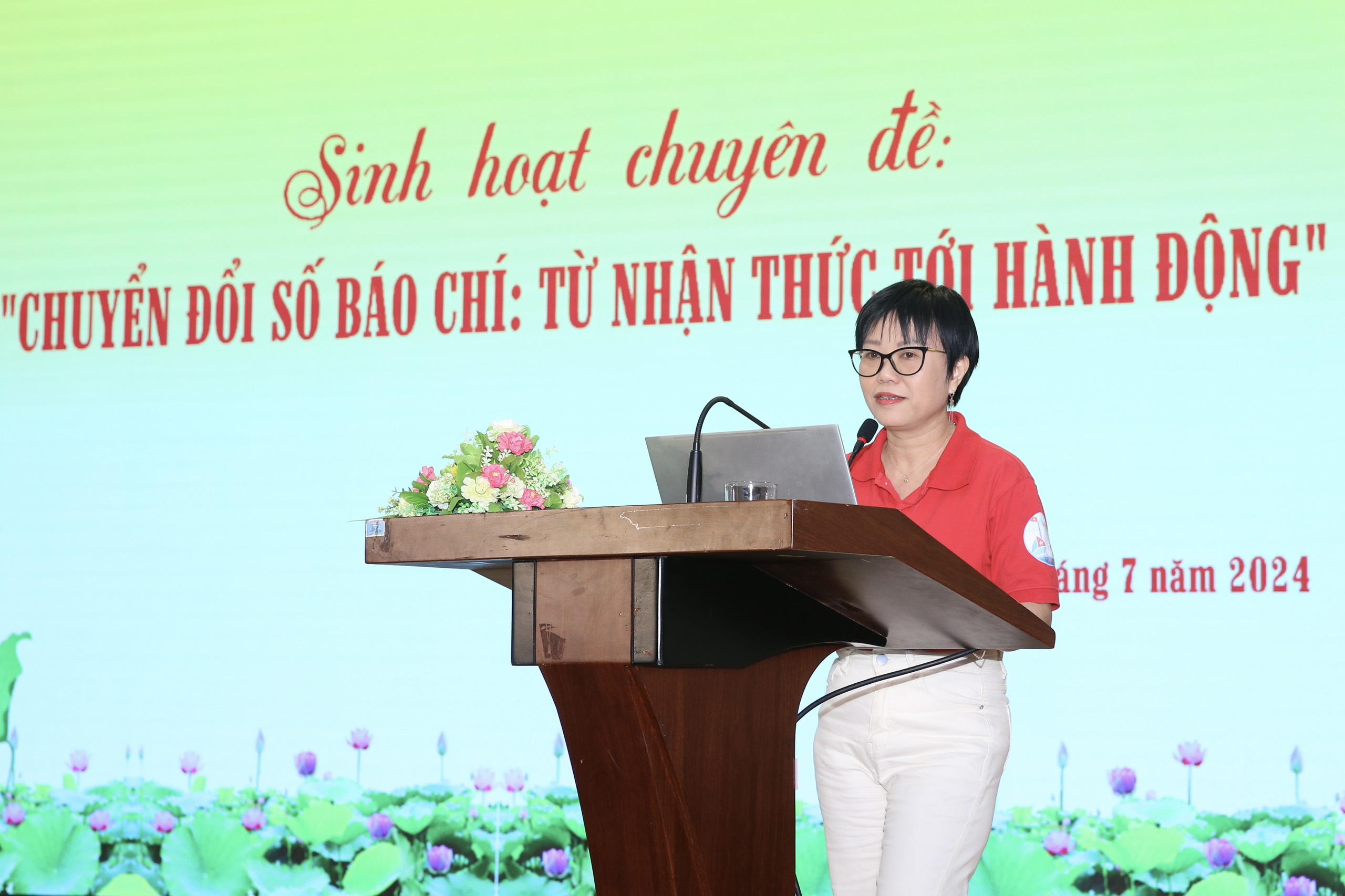 B&aacute;o Người Lao Động ki&ecirc;n tr&igrave; theo đuổi ti&ecirc;u ch&iacute; "Nhanh - Hay - Ch&iacute;nh x&aacute;c - Tr&aacute;ch nhiệm - Nh&acirc;n văn"- Ảnh 10.