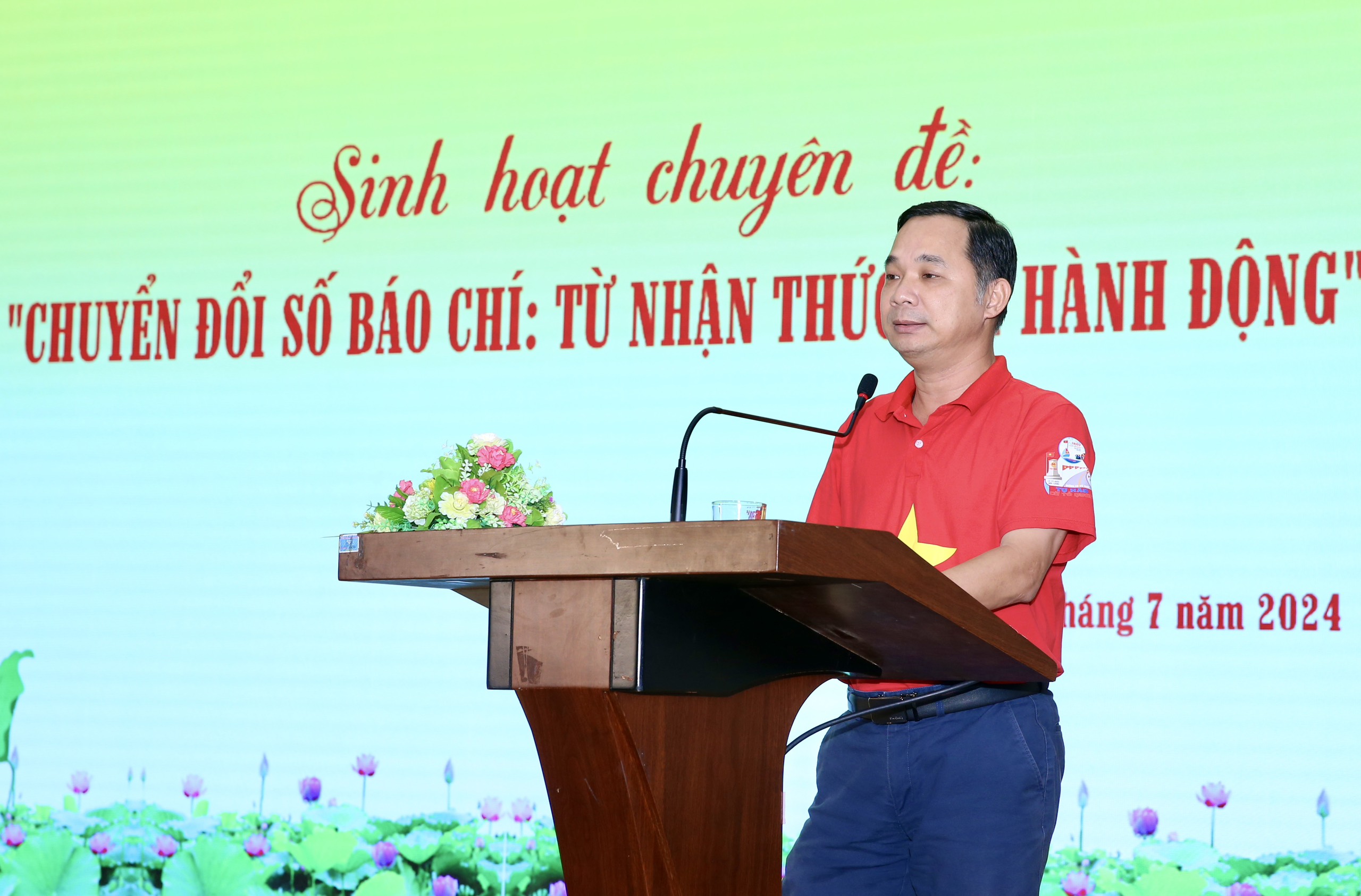 B&aacute;o Người Lao Động ki&ecirc;n tr&igrave; theo đuổi ti&ecirc;u ch&iacute; "Nhanh - Hay - Ch&iacute;nh x&aacute;c - Tr&aacute;ch nhiệm - Nh&acirc;n văn"- Ảnh 12.