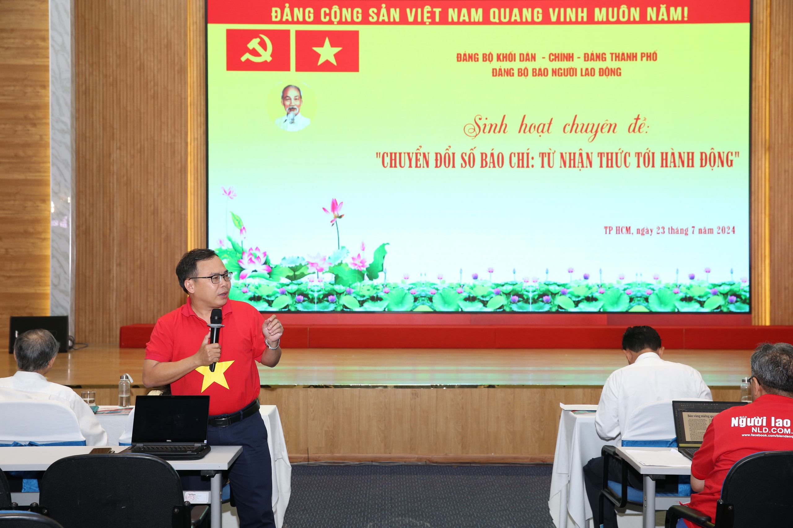 B&aacute;o Người Lao Động ki&ecirc;n tr&igrave; theo đuổi ti&ecirc;u ch&iacute; "Nhanh - Hay - Ch&iacute;nh x&aacute;c - Tr&aacute;ch nhiệm - Nh&acirc;n văn"- Ảnh 5.